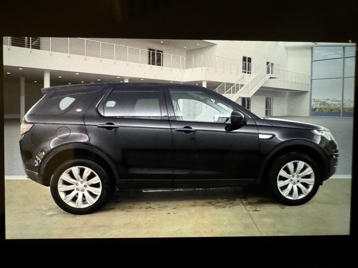 Used Land Rover Discovery Sport 2017 for sale - 76863892: Photo 5