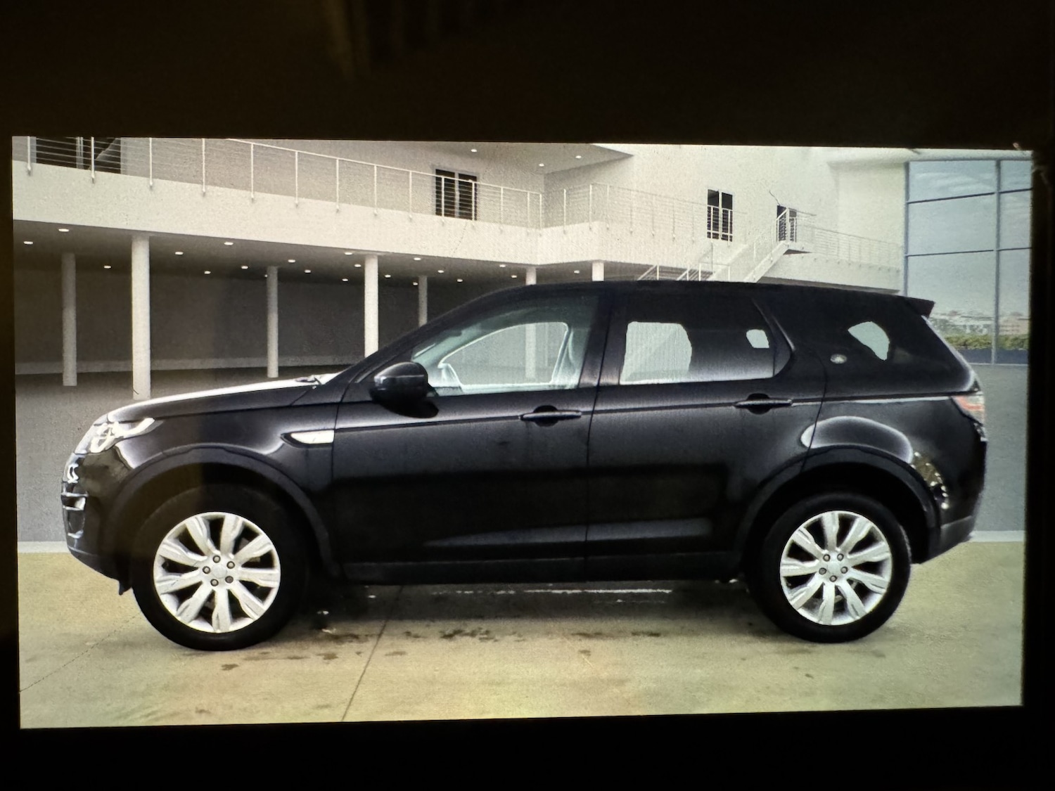 Used Land Rover Discovery Sport 2017 for sale - 76863892: Photo 6