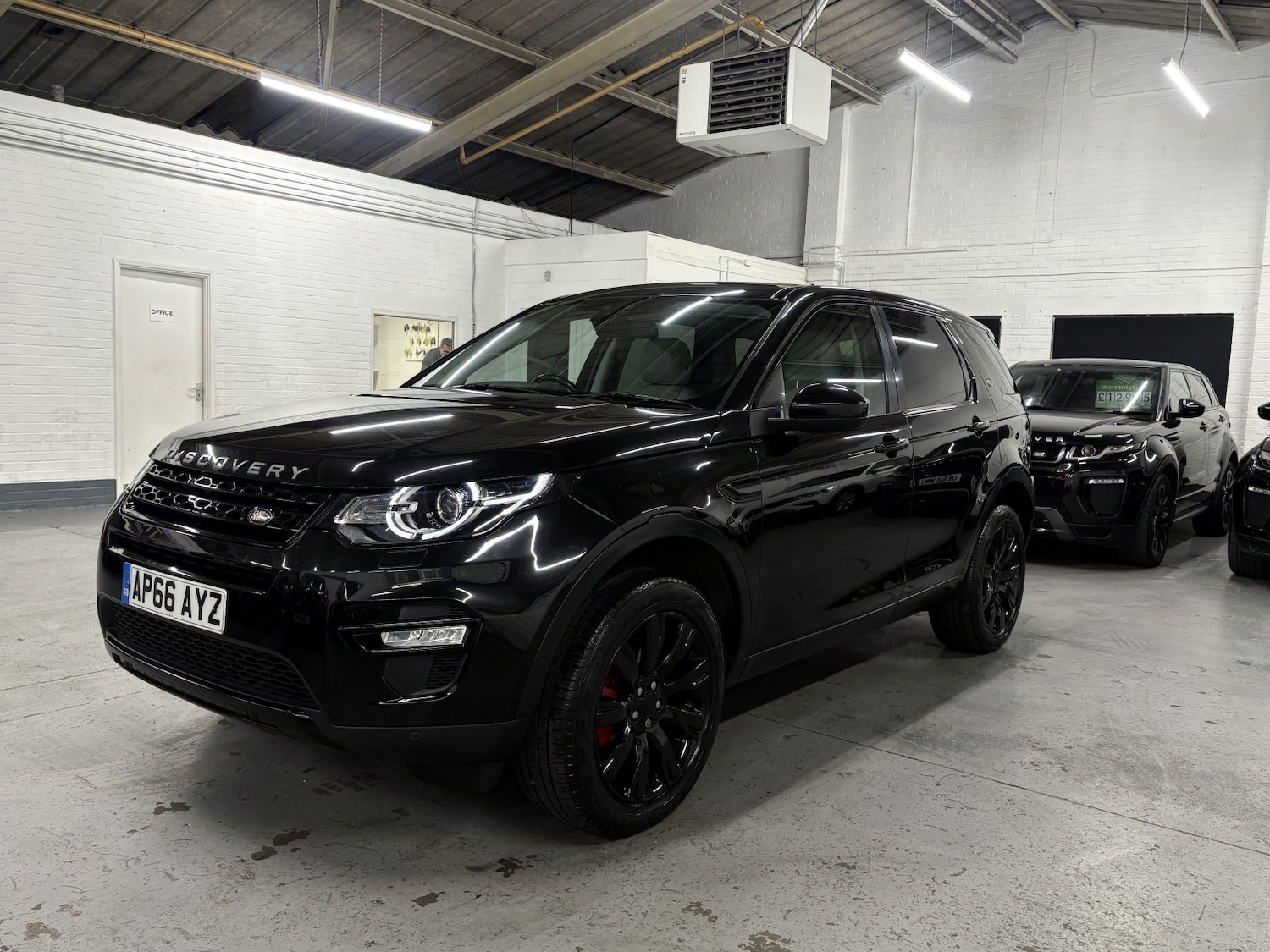 Used Land Rover Discovery Sport 2017 for sale - 77409504: Photo 2