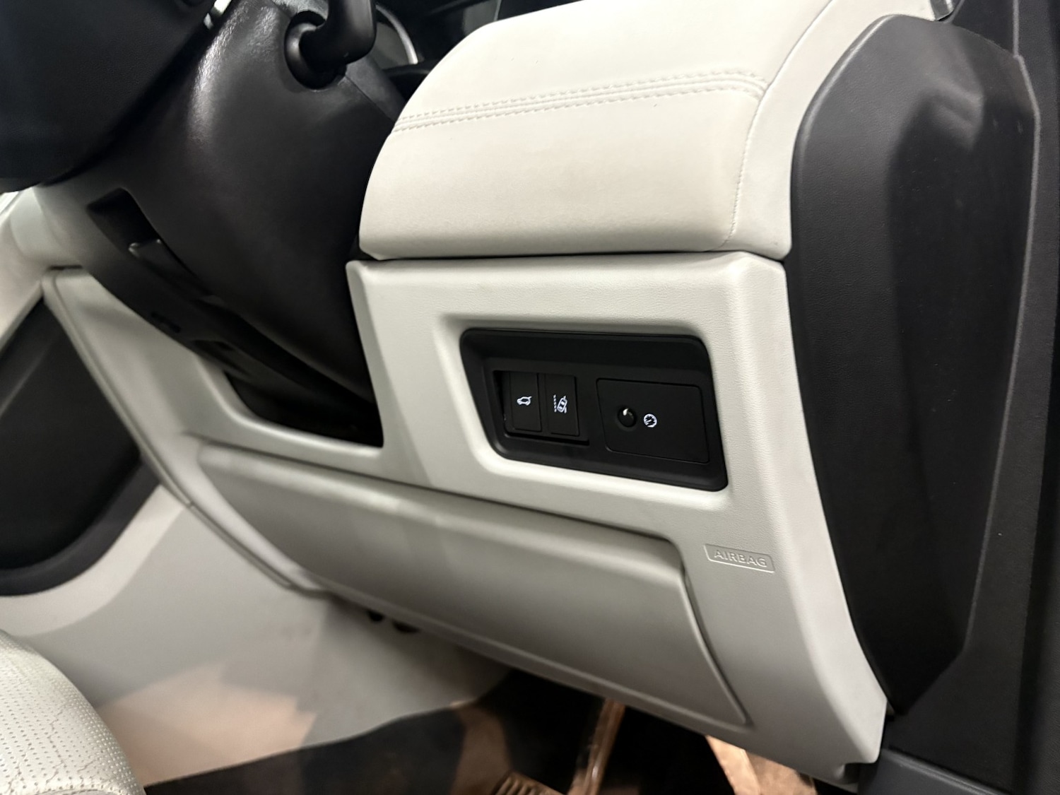 Used Land Rover Discovery Sport 2017 for sale - 77409504: Photo 46