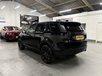 Used Land Rover Discovery Sport 2017 for sale - 77409504: Photo
