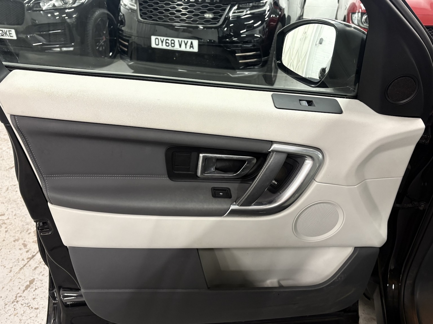 Used Land Rover Discovery Sport 2017 for sale - 77409504: Photo 54