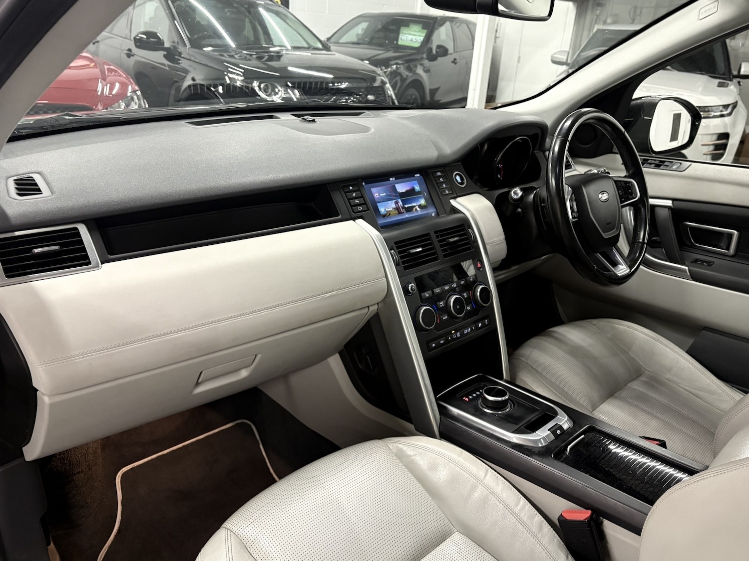 Used Land Rover Discovery Sport 2017 for sale - 77409504: Photo 55