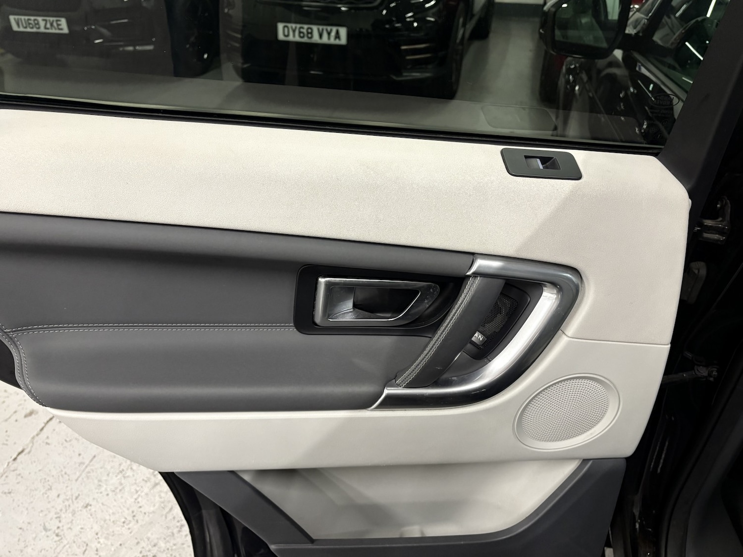 Used Land Rover Discovery Sport 2017 for sale - 77409504: Photo 63