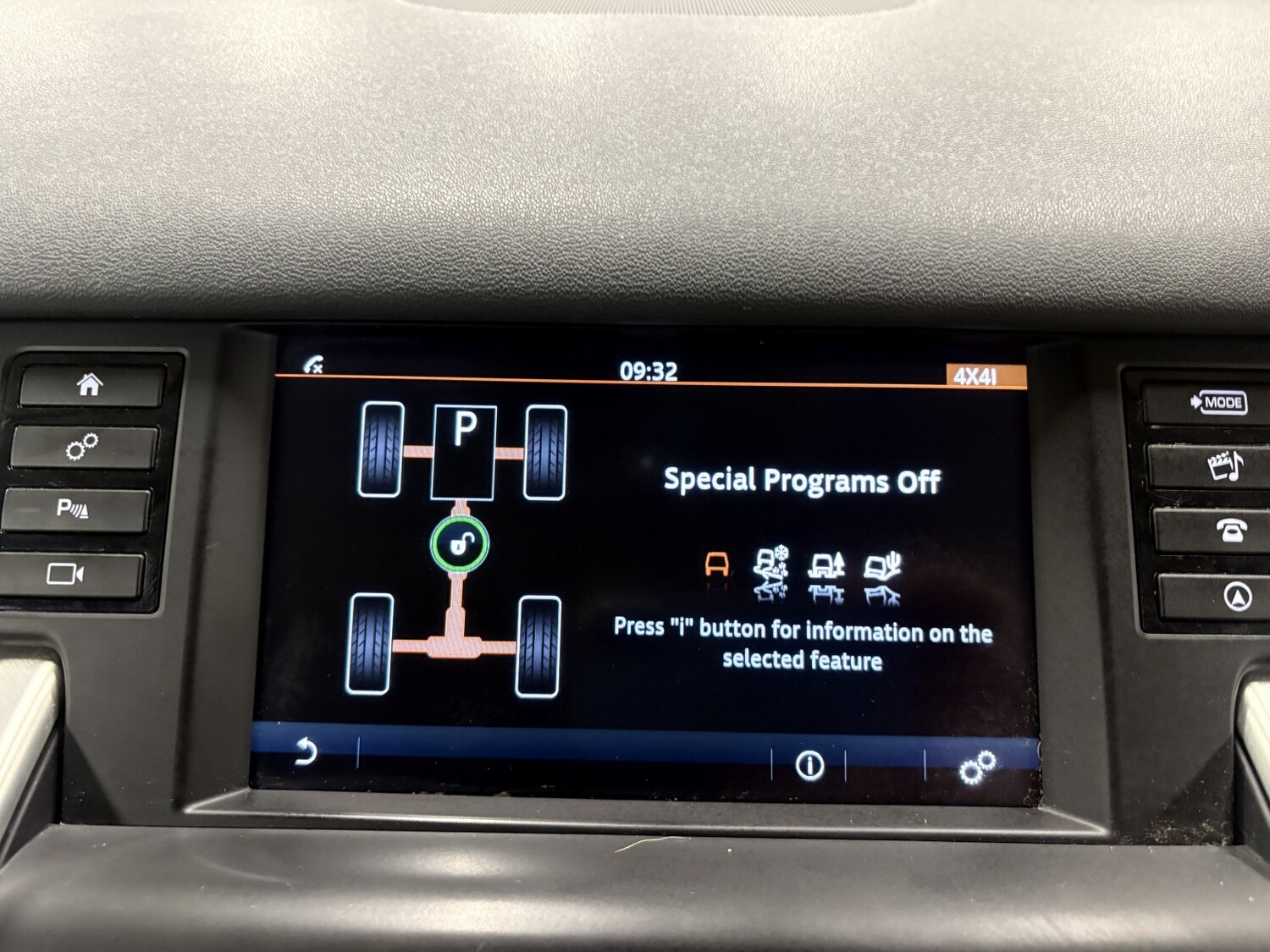 Used Land Rover Discovery Sport 2017 for sale - 77409504: Photo 94