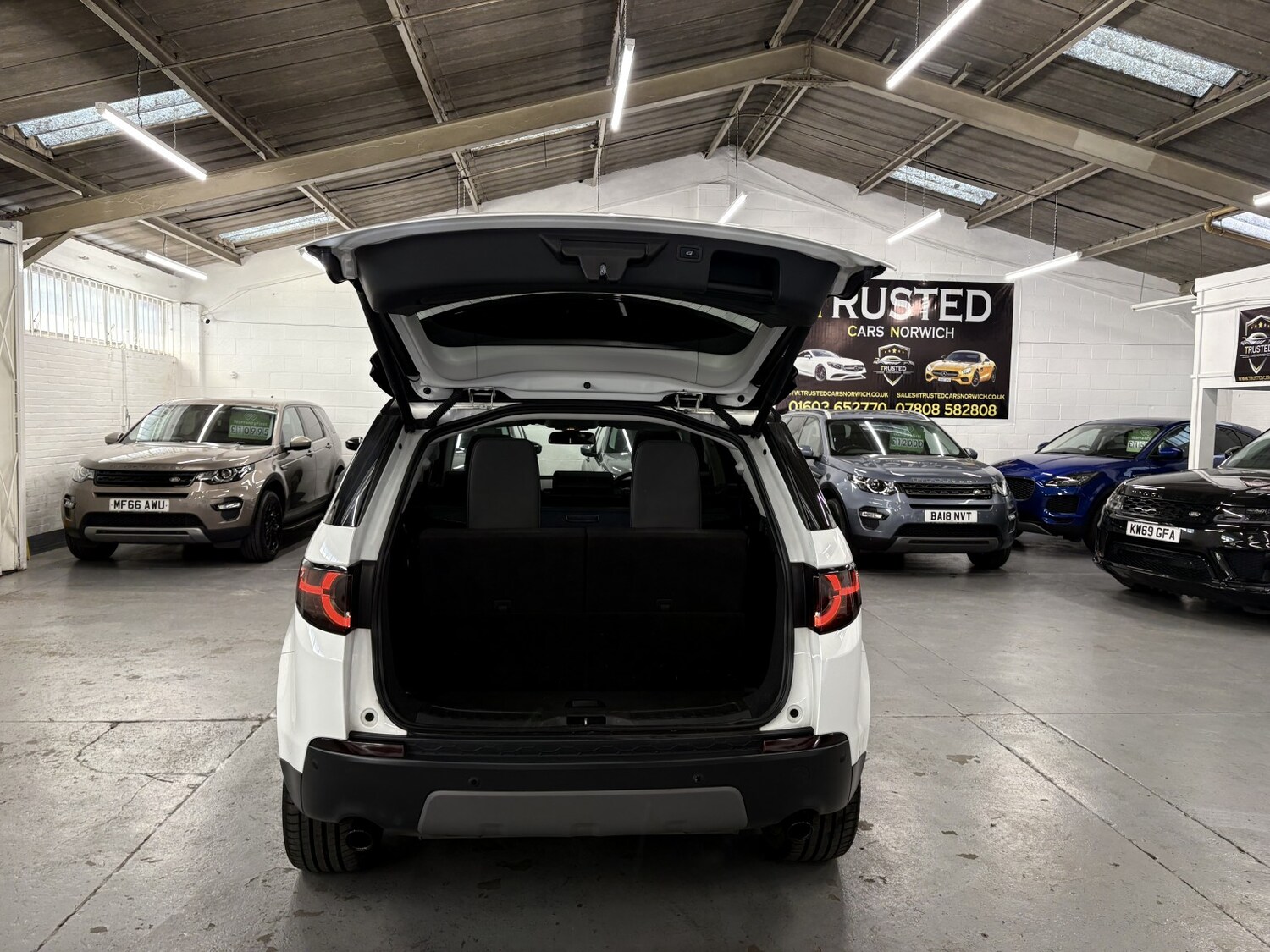 Used Land Rover Discovery Sport 2019 for sale - 77991579: Photo 12