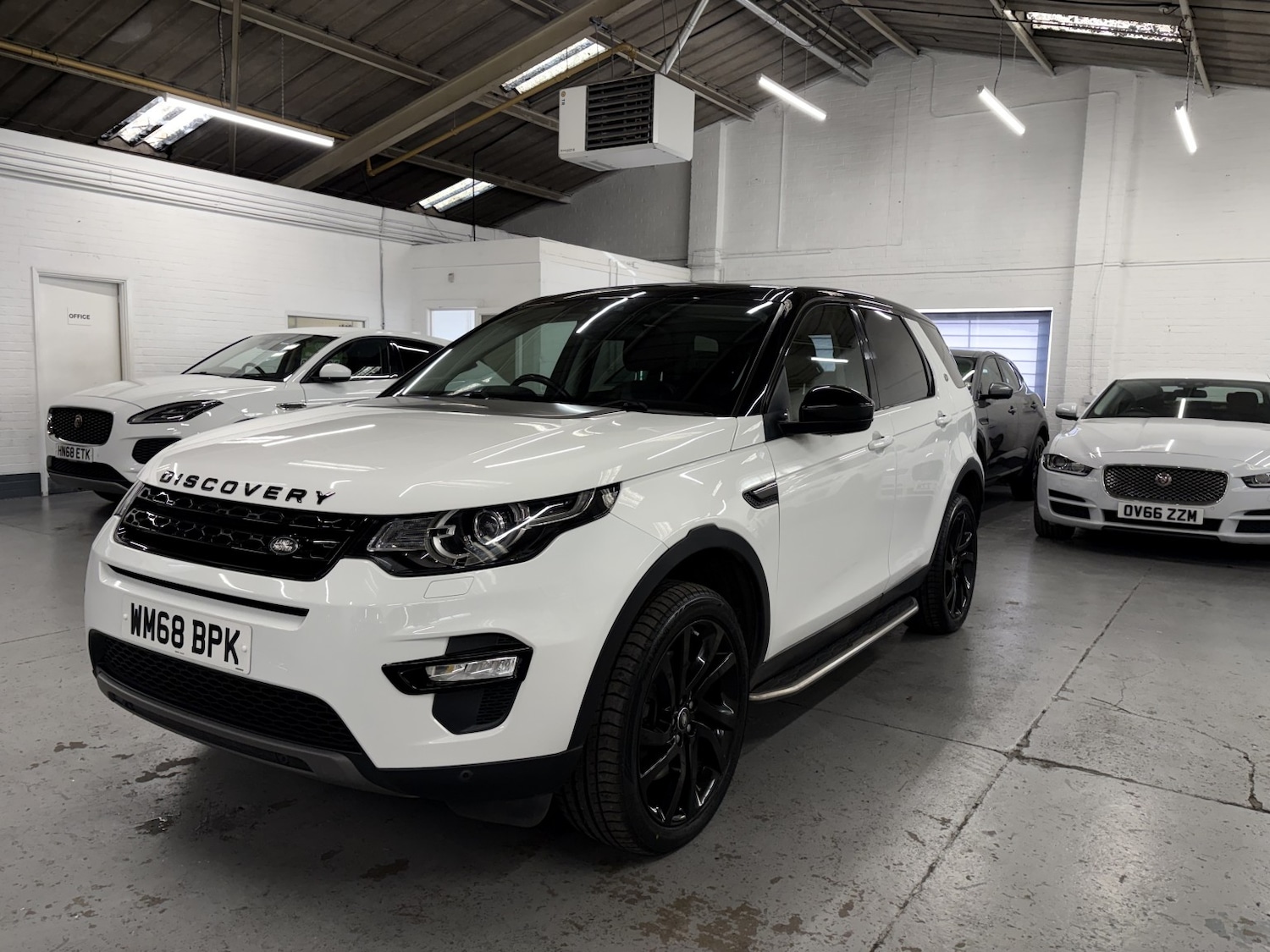 Used Land Rover Discovery Sport 2019 for sale - 77991579: Photo 2