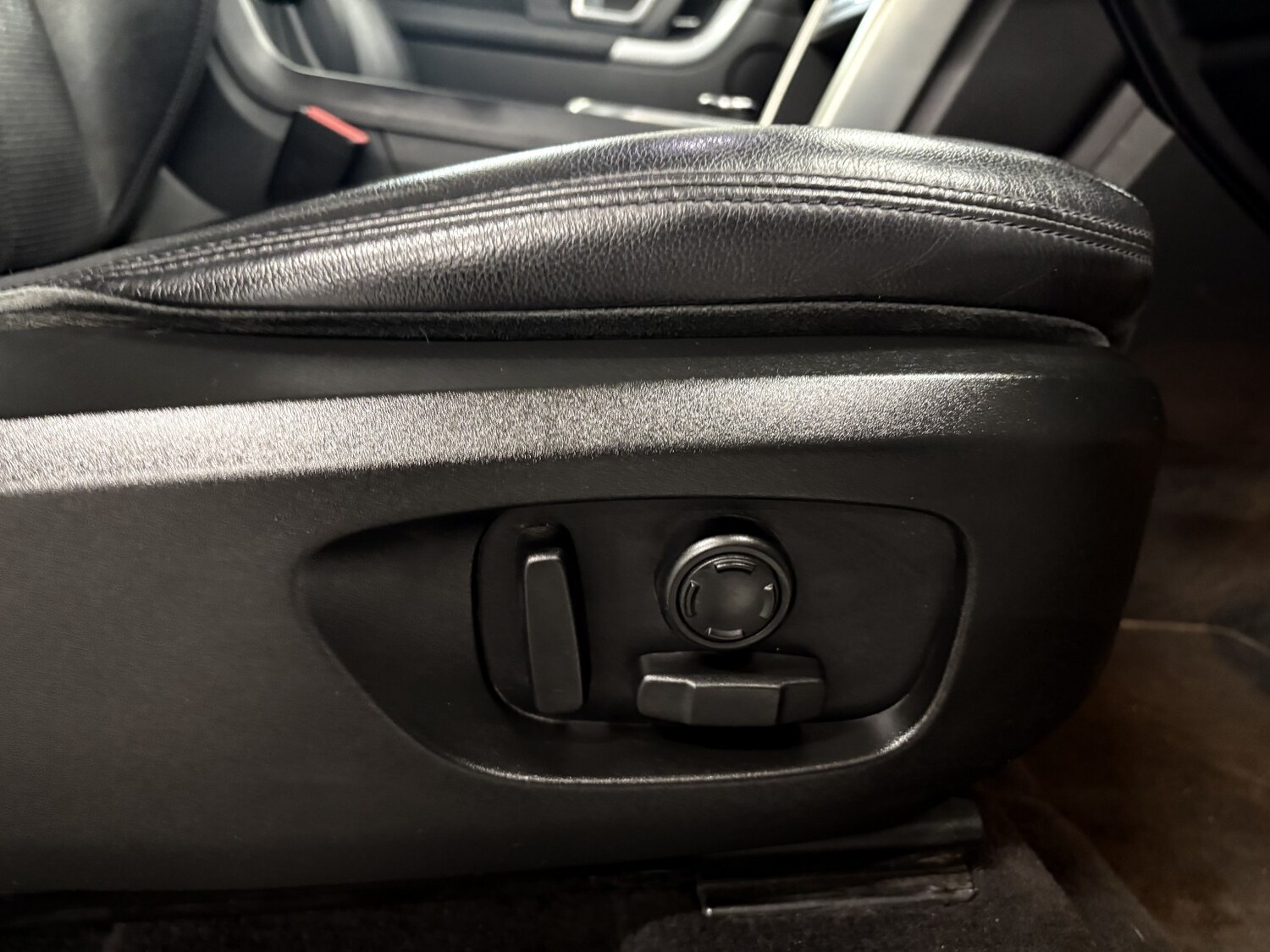 Used Land Rover Discovery Sport 2019 for sale - 77991579: Photo 37