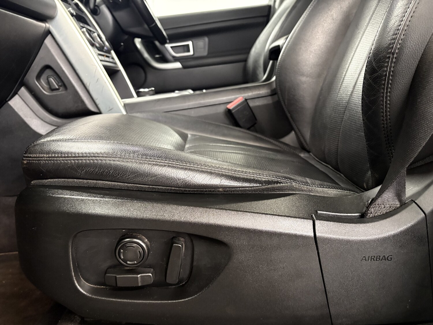 Used Land Rover Discovery Sport 2019 for sale - 77991579: Photo 46