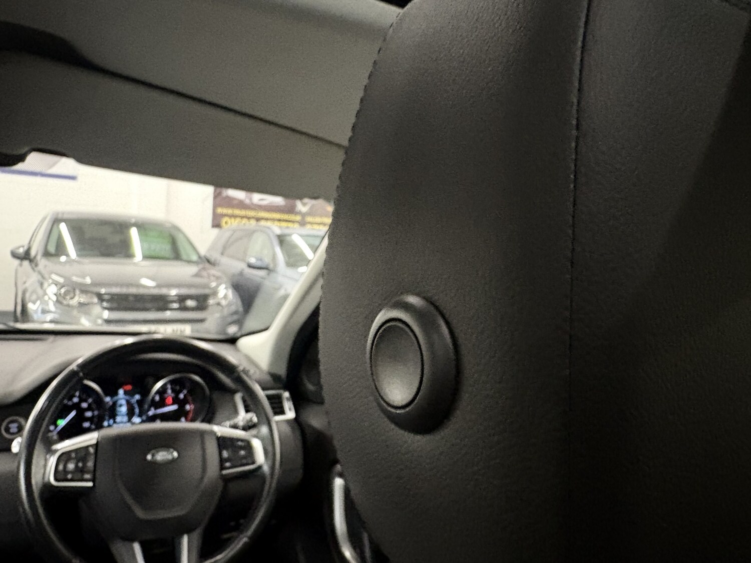 Used Land Rover Discovery Sport 2019 for sale - 77991579: Photo 65