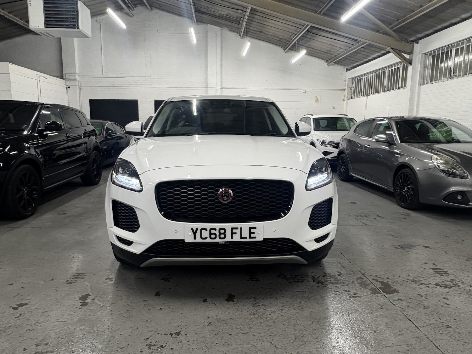 Used Jaguar E-Pace 2018 for sale - 76863908: Photo 2