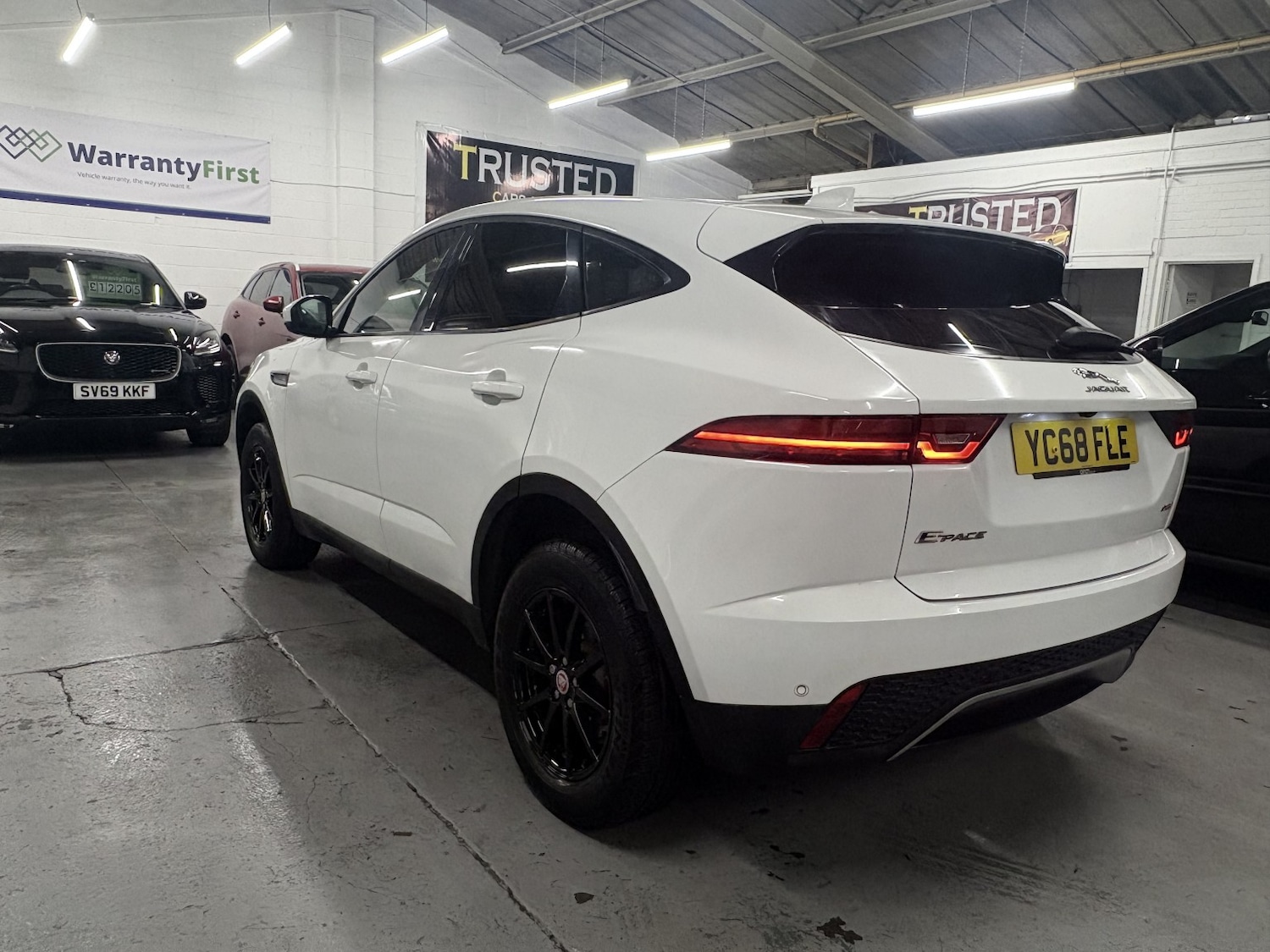 Used Jaguar E-Pace 2018 for sale - 76863908: Photo 5