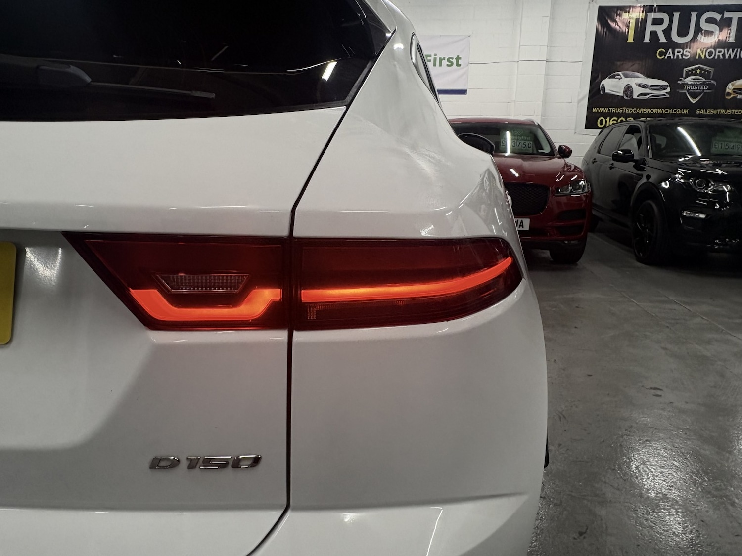 Used Jaguar E-Pace 2018 for sale - 76863908: Photo 9