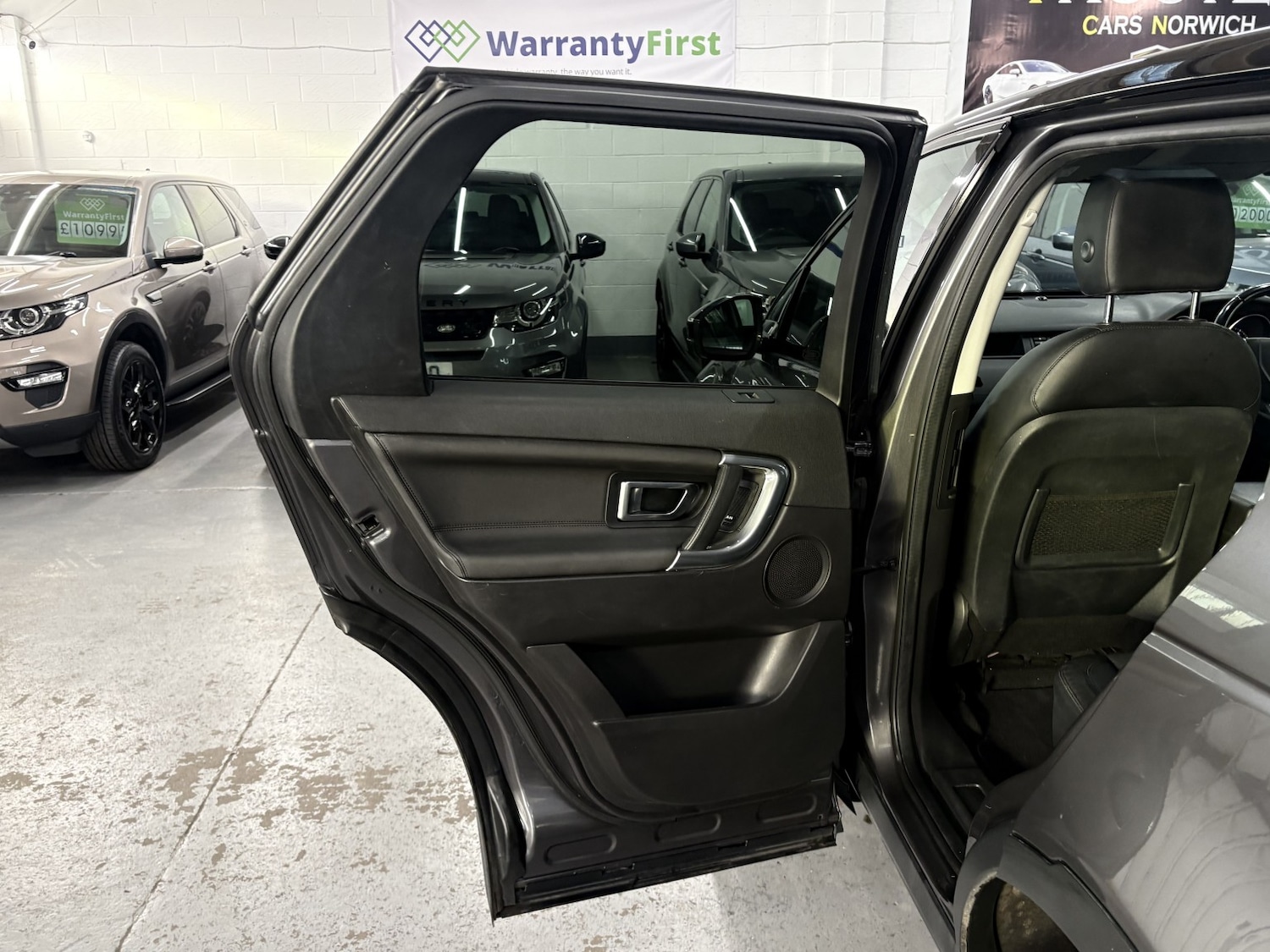 Used Land Rover Discovery Sport 2018 for sale - 77991581: Photo 40