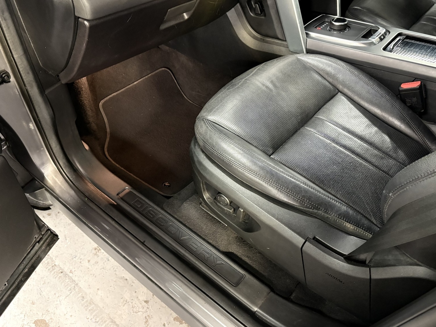 Used Land Rover Discovery Sport 2018 for sale - 77991581: Photo 41