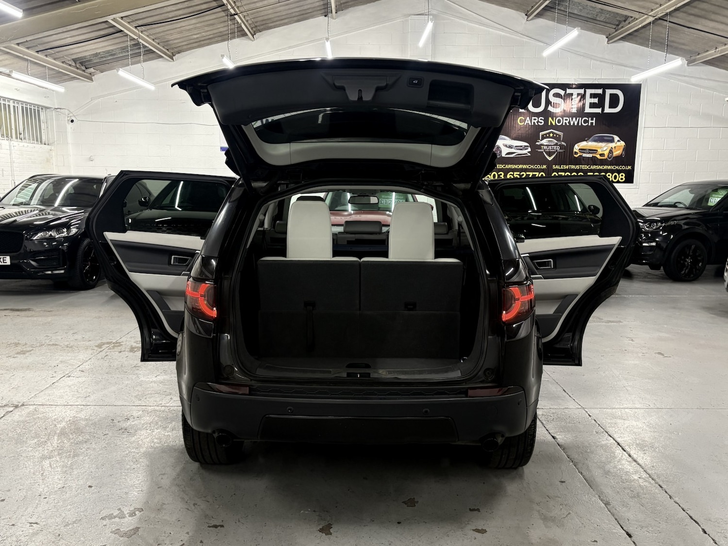 Used Land Rover Discovery Sport 2017 for sale - 77162290: Photo 21