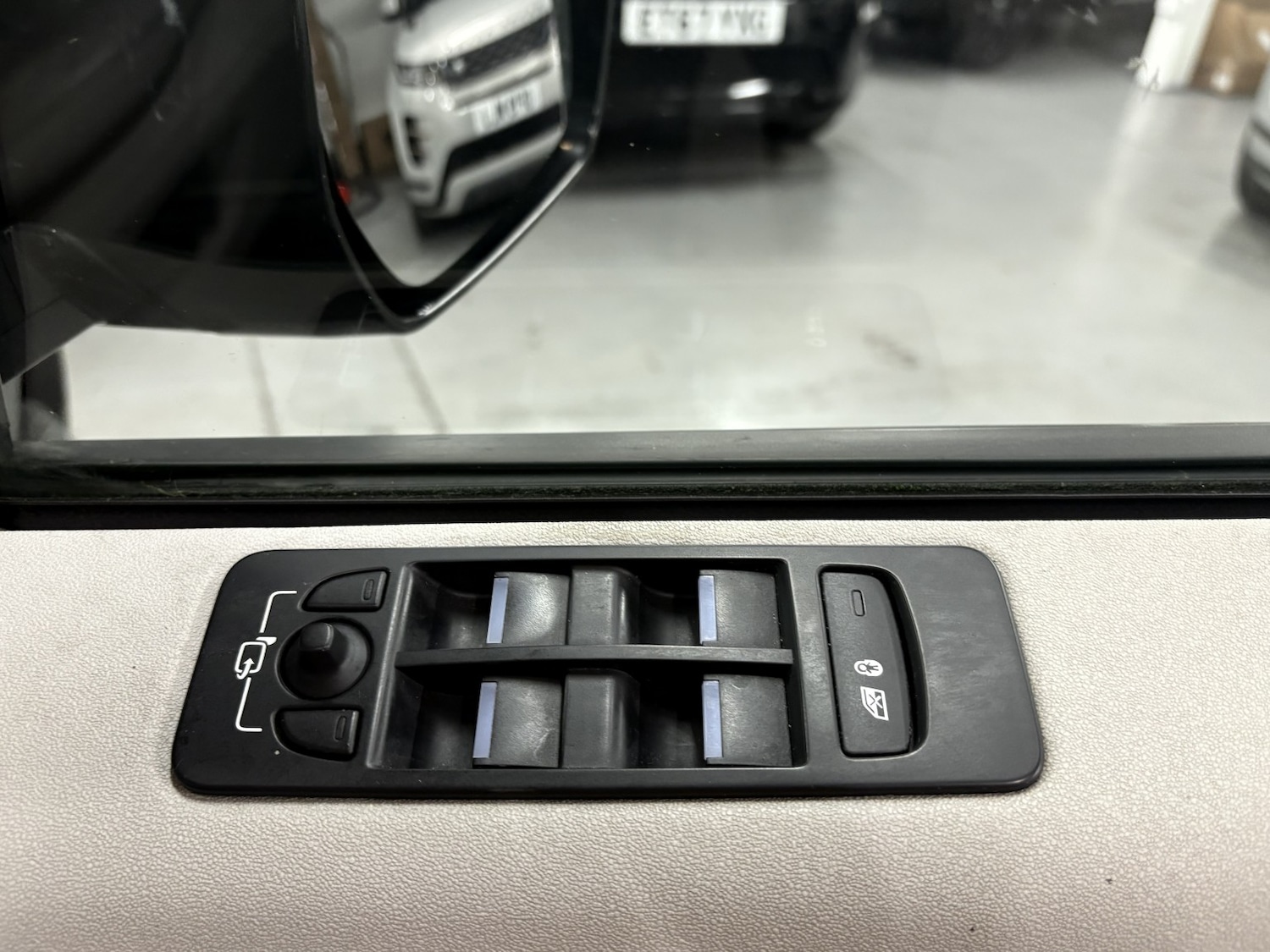 Used Land Rover Discovery Sport 2017 for sale - 77162290: Photo 39