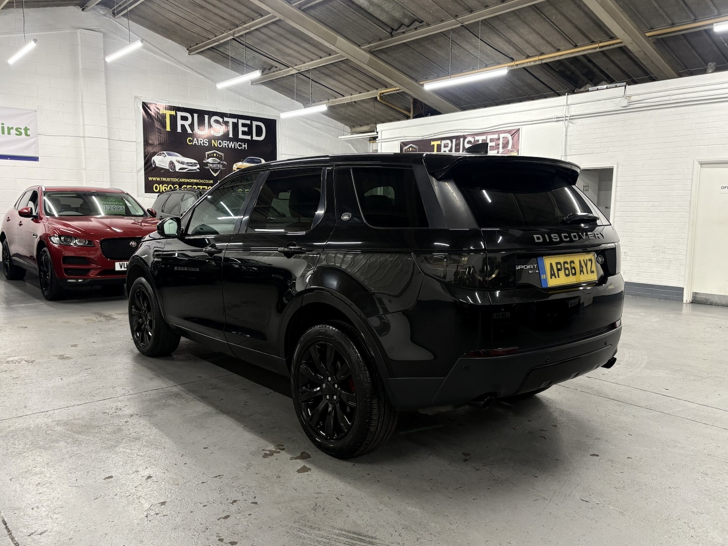 Used Land Rover Discovery Sport 2017 for sale - 77162290: Photo 4