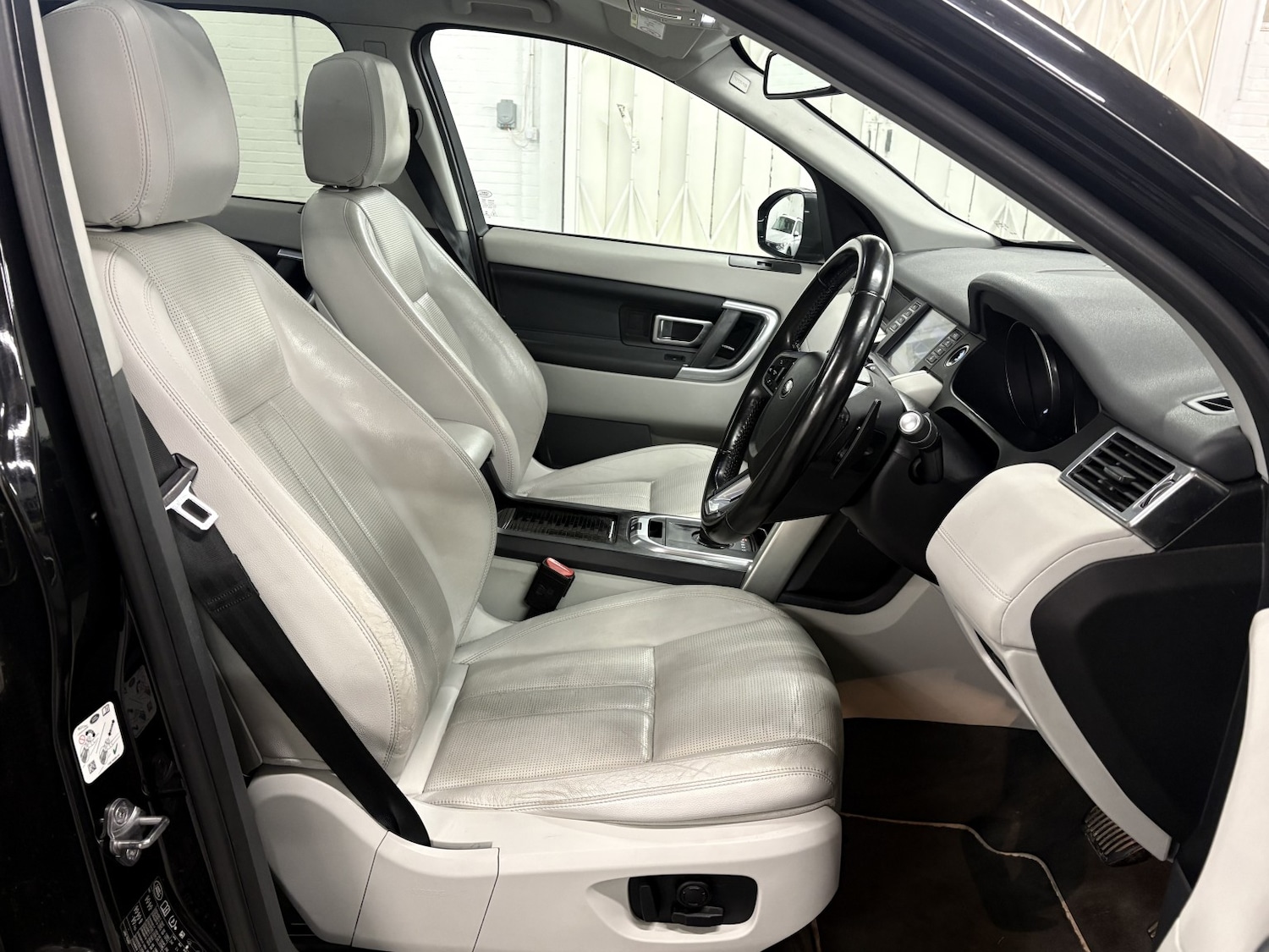 Used Land Rover Discovery Sport 2017 for sale - 77162290: Photo 40