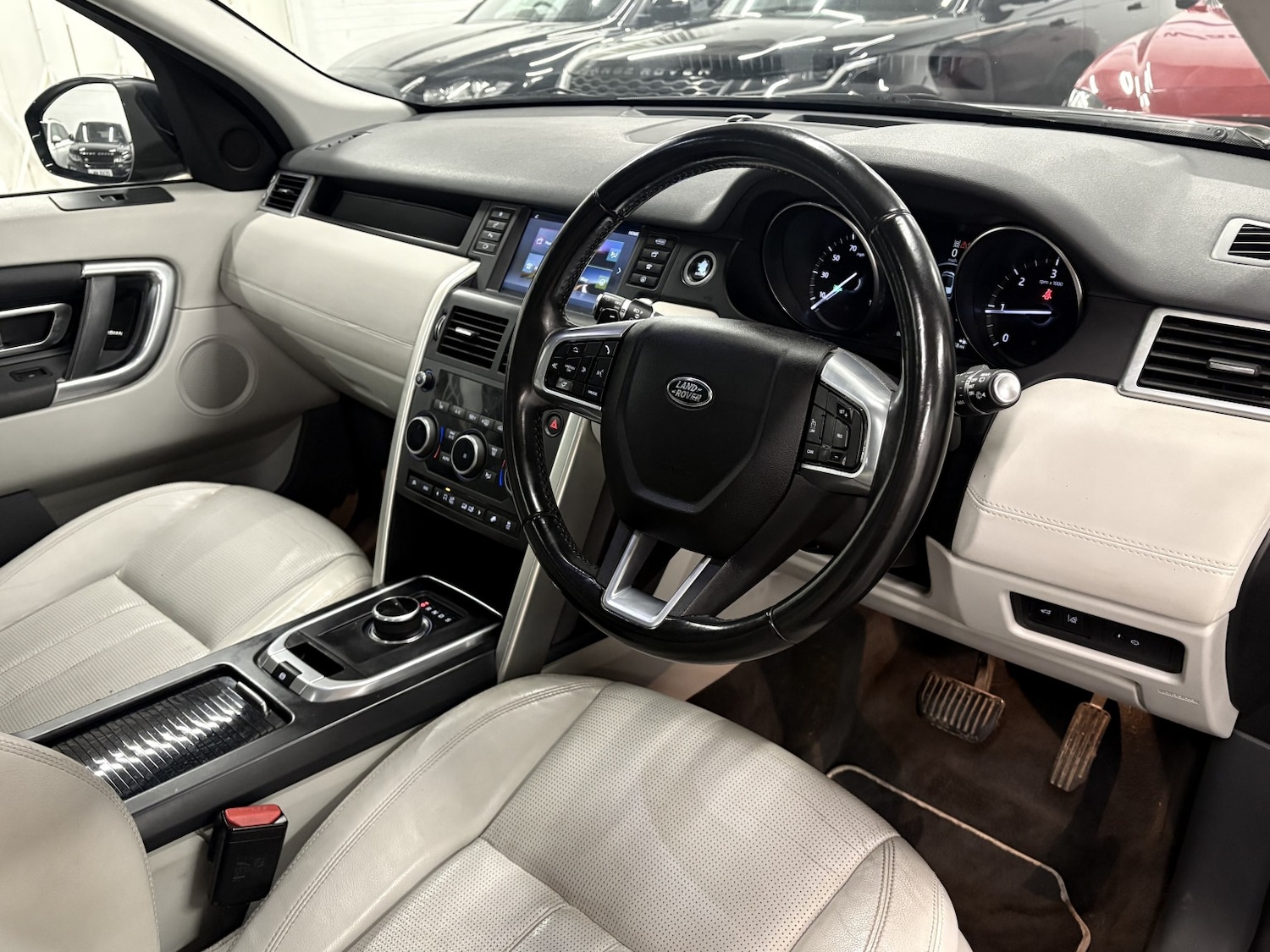 Used Land Rover Discovery Sport 2017 for sale - 77162290: Photo 44