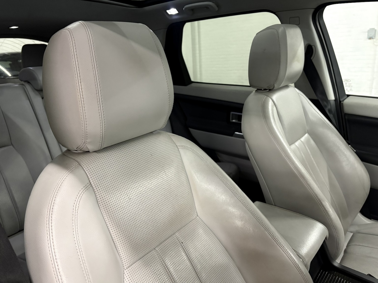 Used Land Rover Discovery Sport 2017 for sale - 77162290: Photo 45