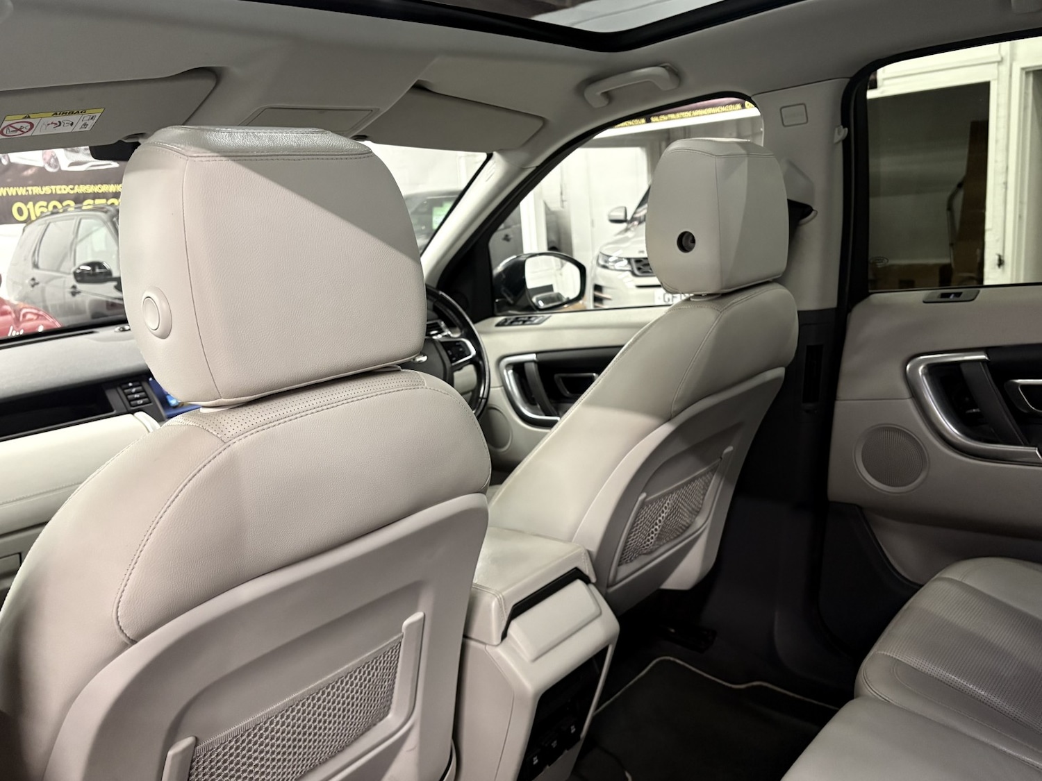 Used Land Rover Discovery Sport 2017 for sale - 77162290: Photo 65