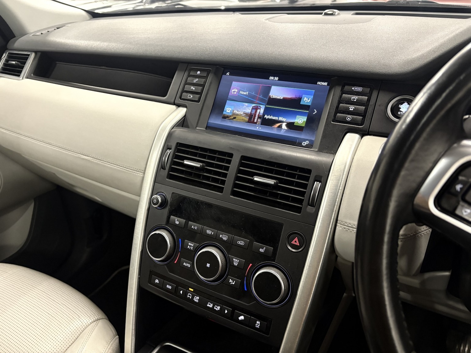 Used Land Rover Discovery Sport 2017 for sale - 77162290: Photo 83