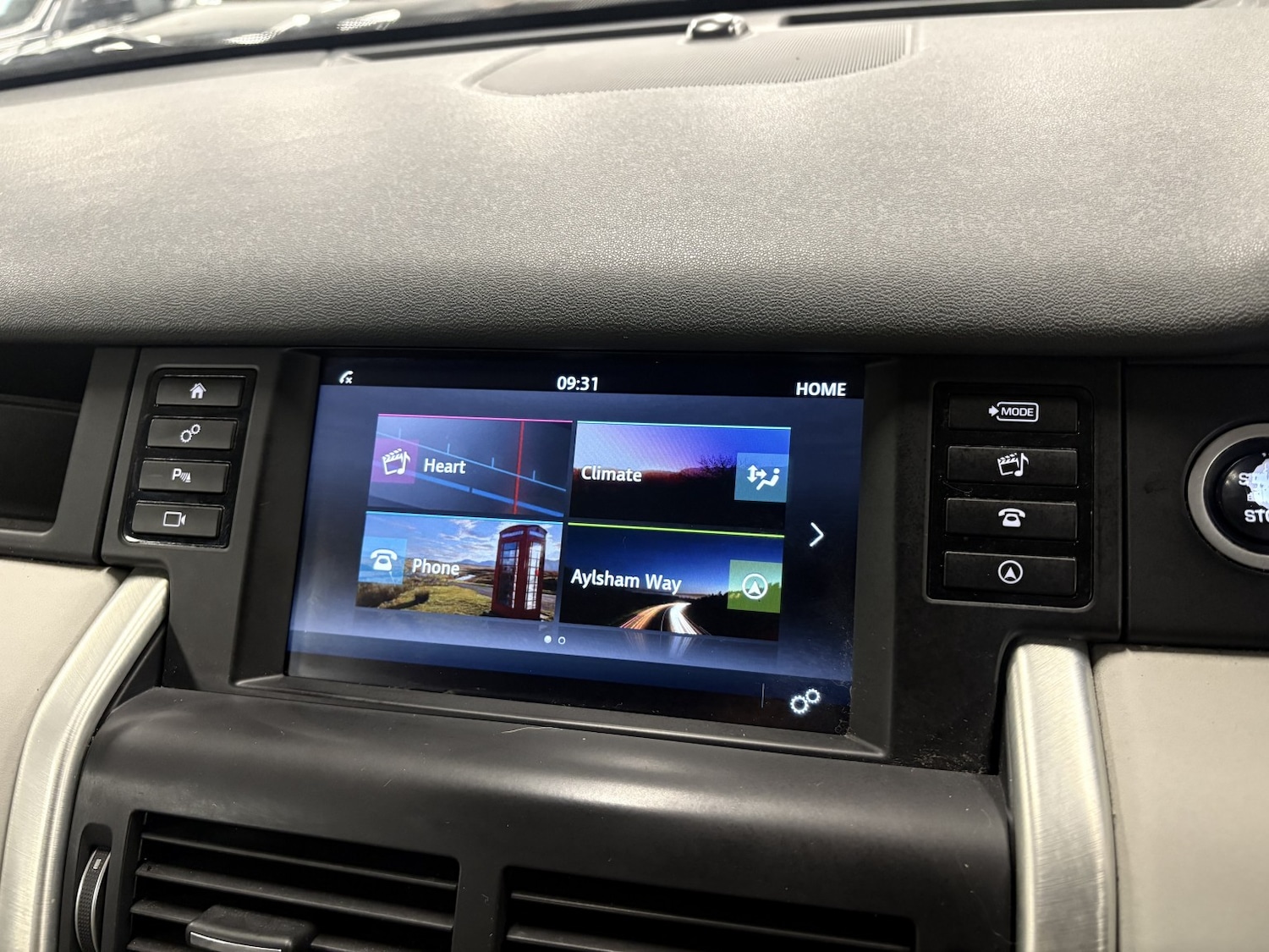 Used Land Rover Discovery Sport 2017 for sale - 77162290: Photo 93