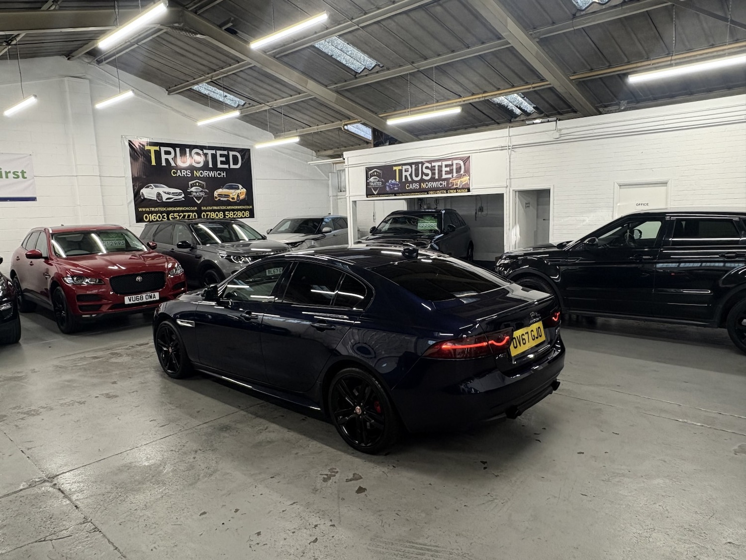 Used Jaguar XE 2017 for sale - 77027882: Photo 12