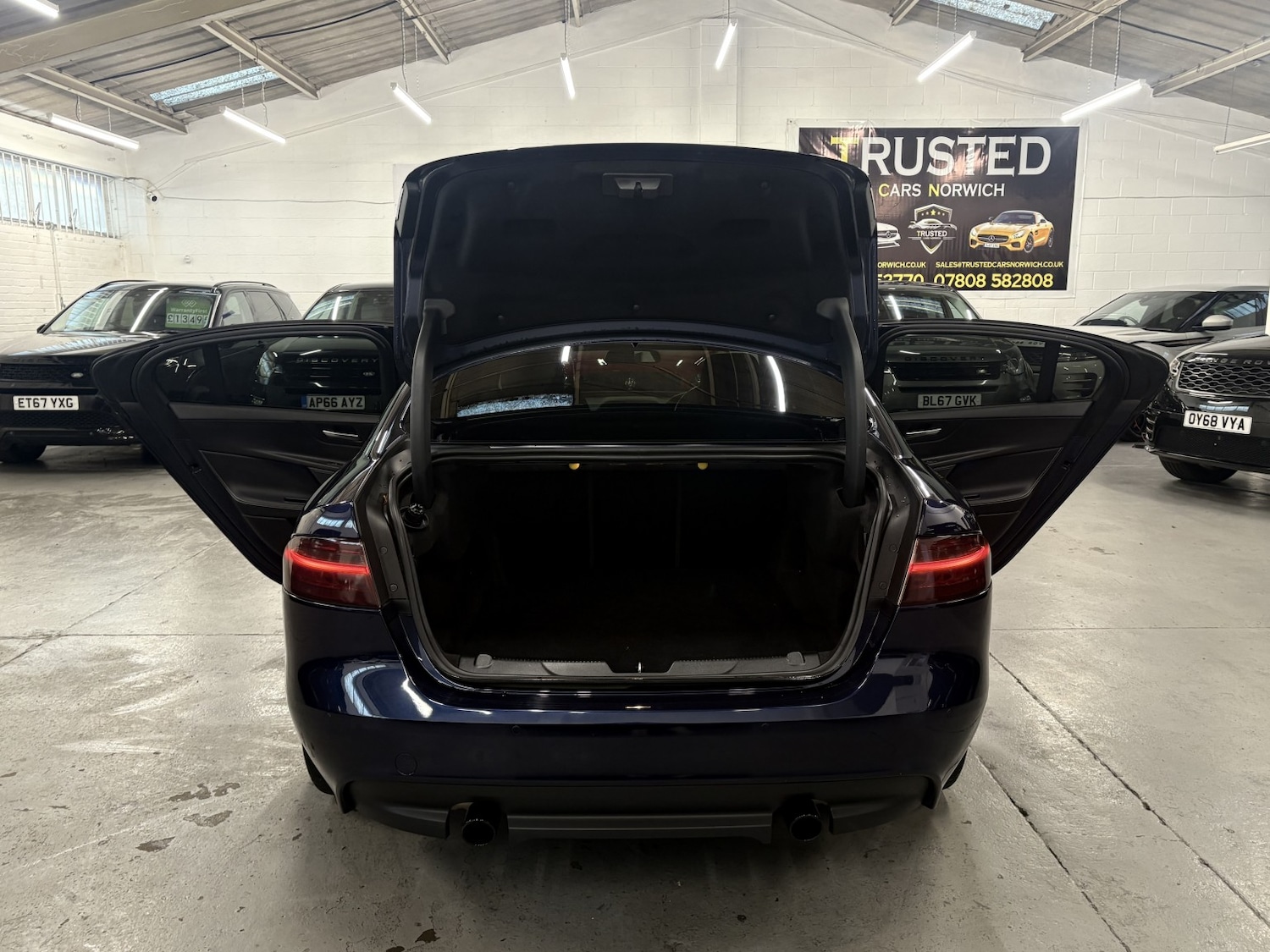 Used Jaguar XE 2017 for sale - 77027882: Photo 18