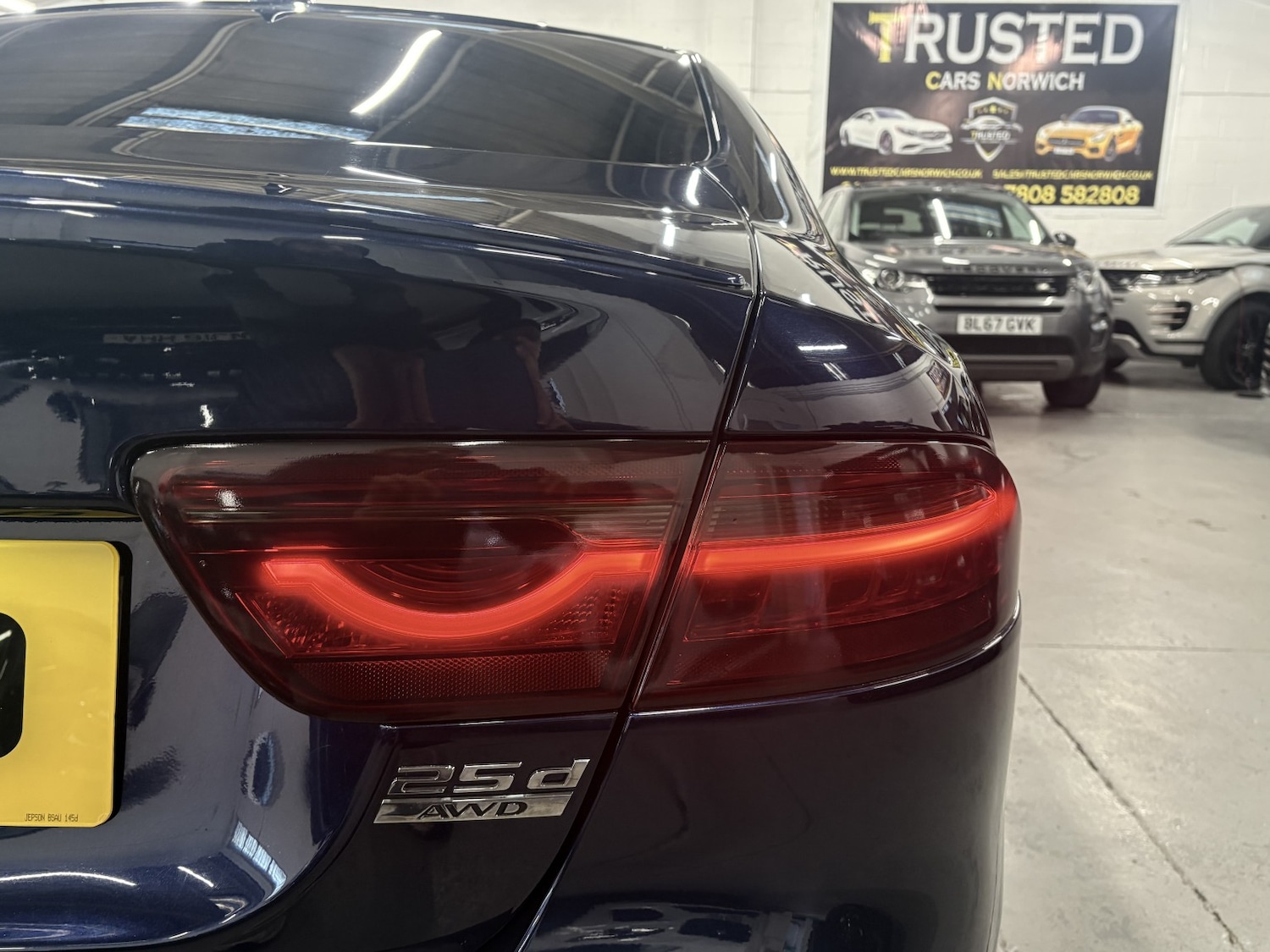 Used Jaguar XE 2017 for sale - 77027882: Photo 23