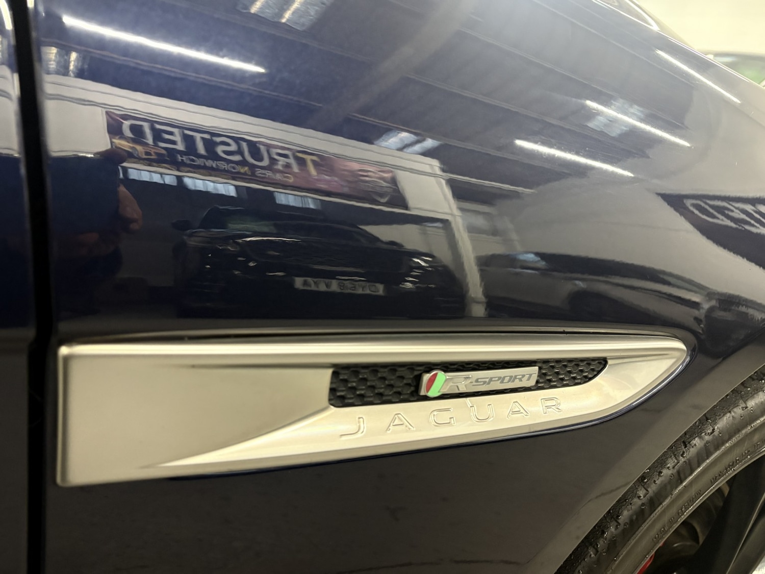 Used Jaguar XE 2017 for sale - 77027882: Photo 27