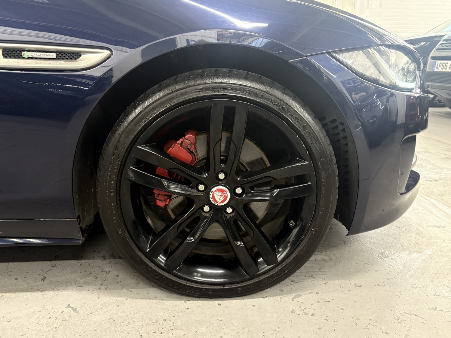 Used Jaguar XE 2017 for sale - 77027882: Photo 33