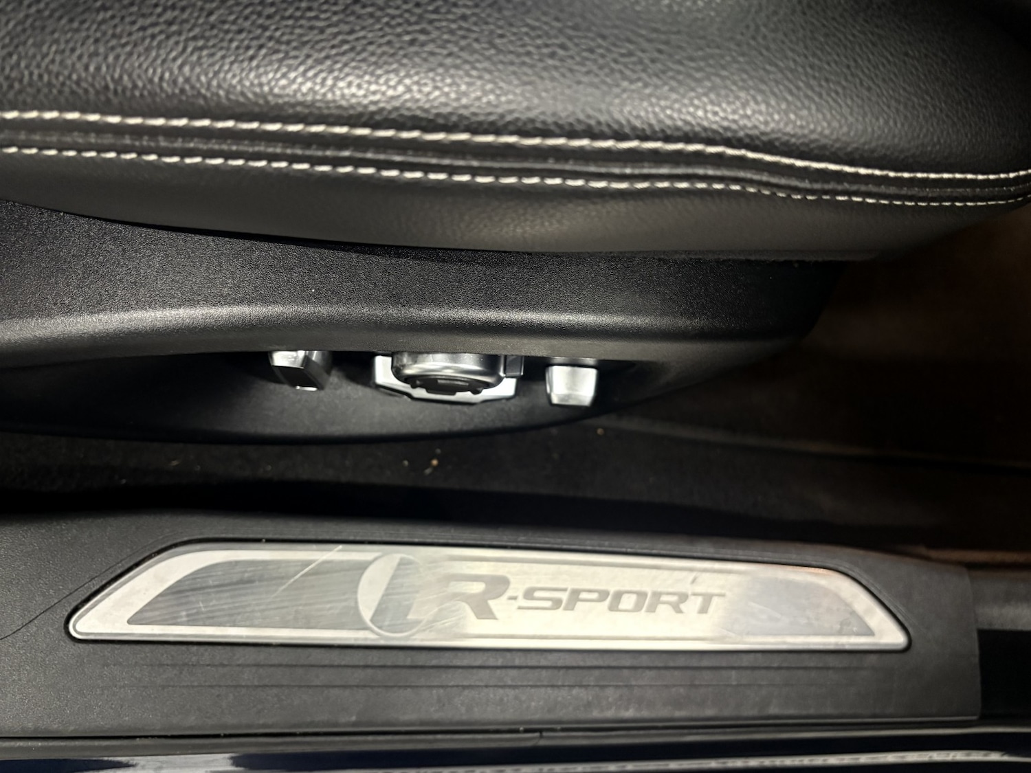 Used Jaguar XE 2017 for sale - 77027882: Photo 42