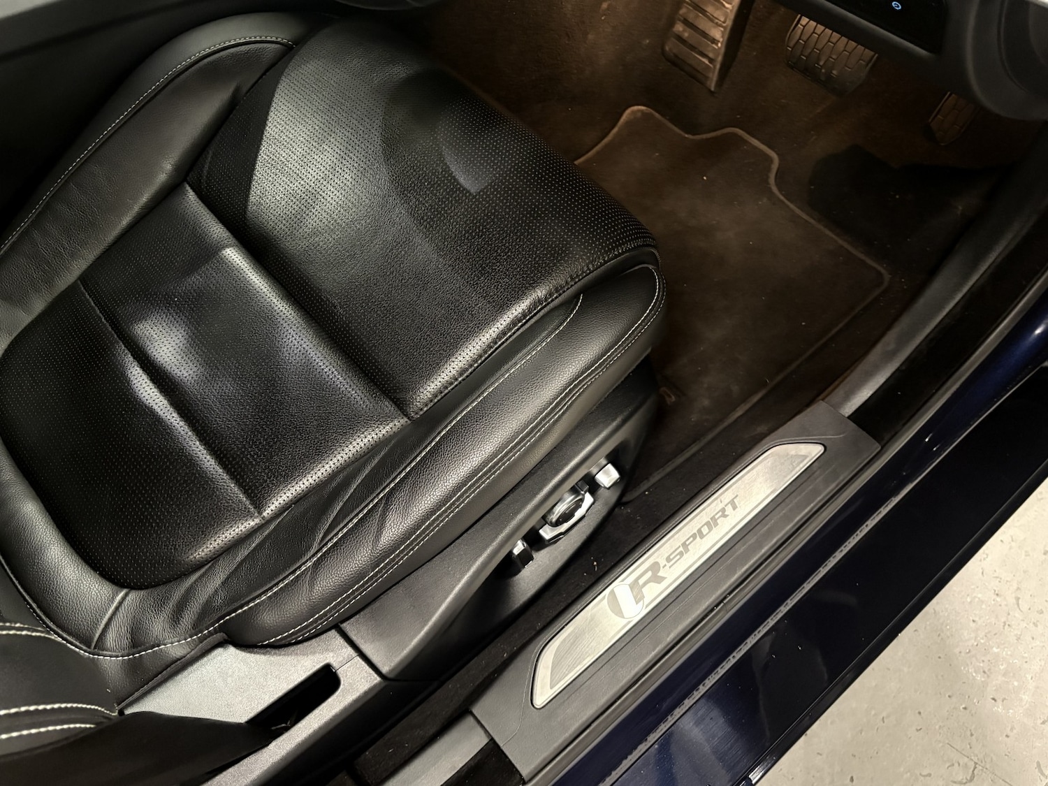 Used Jaguar XE 2017 for sale - 77027882: Photo 43