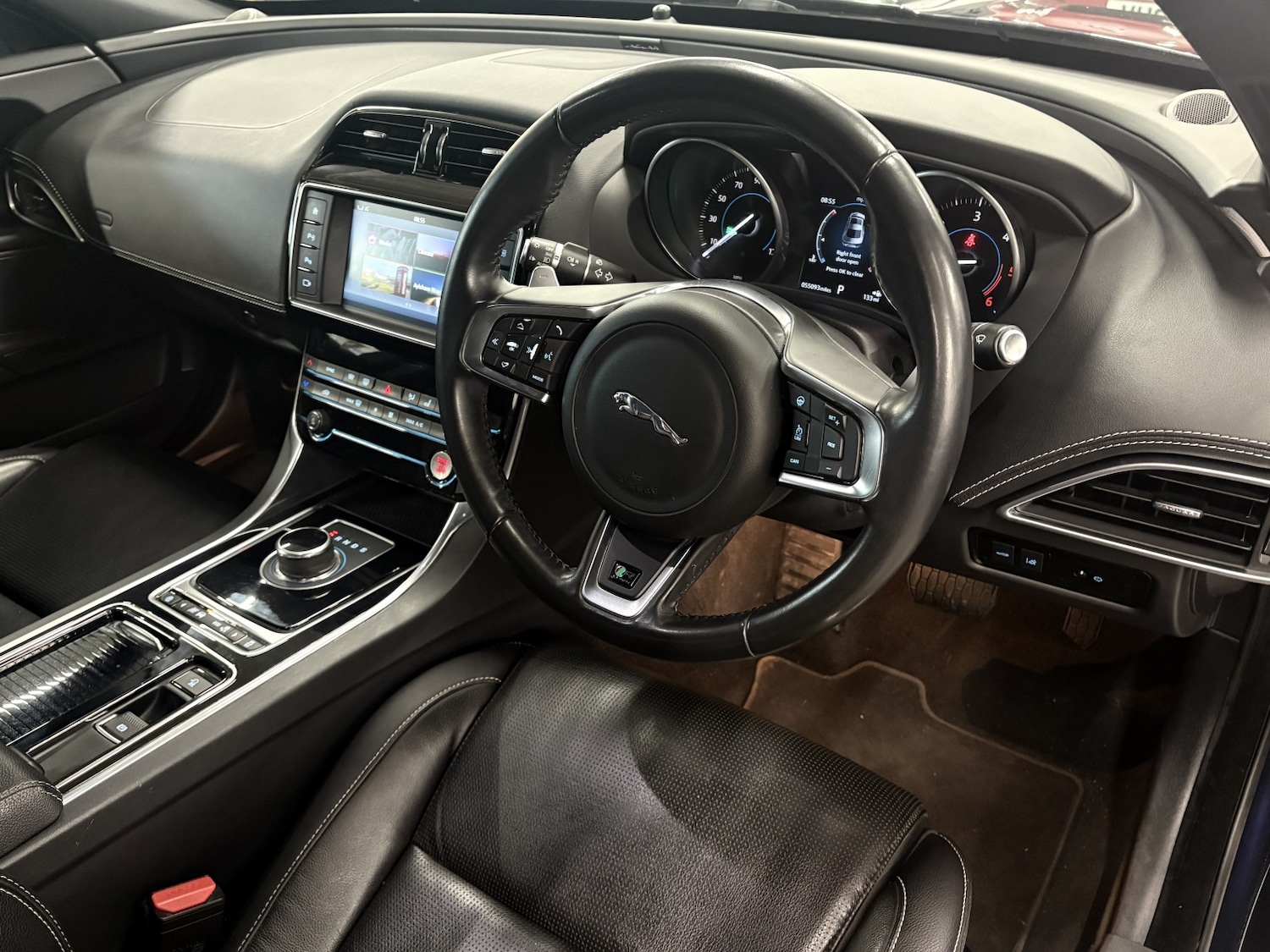 Used Jaguar XE 2017 for sale - 77027882: Photo 44