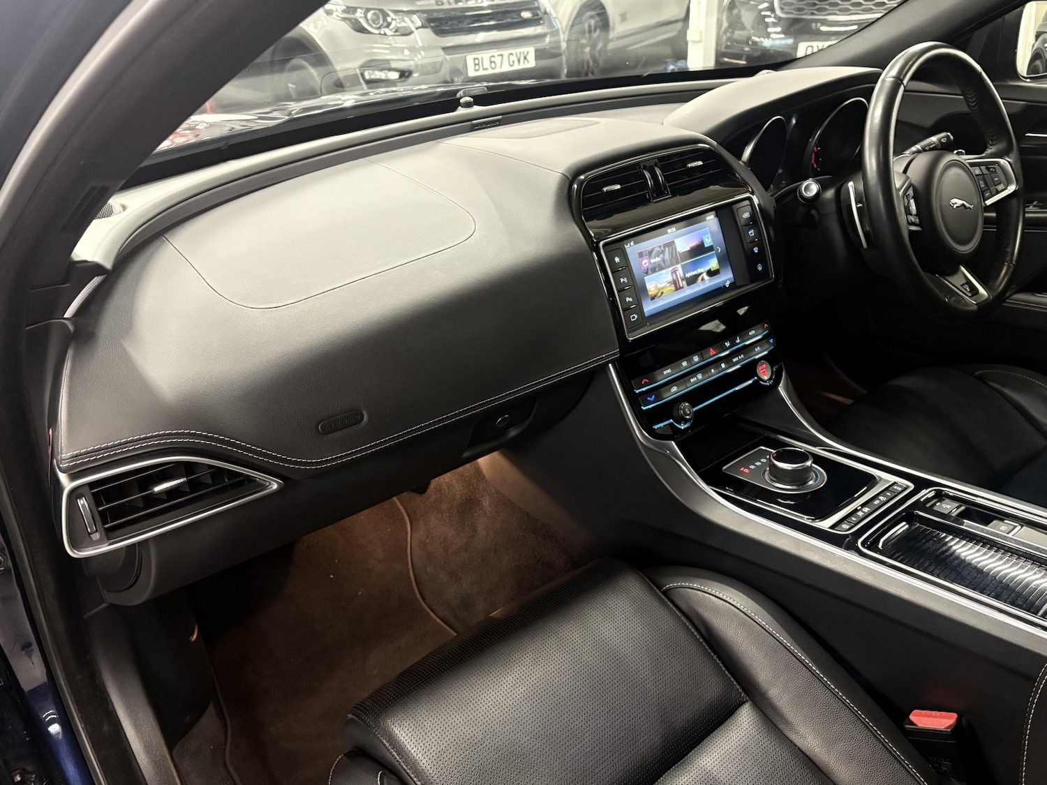 Used Jaguar XE 2017 for sale - 77027882: Photo 51