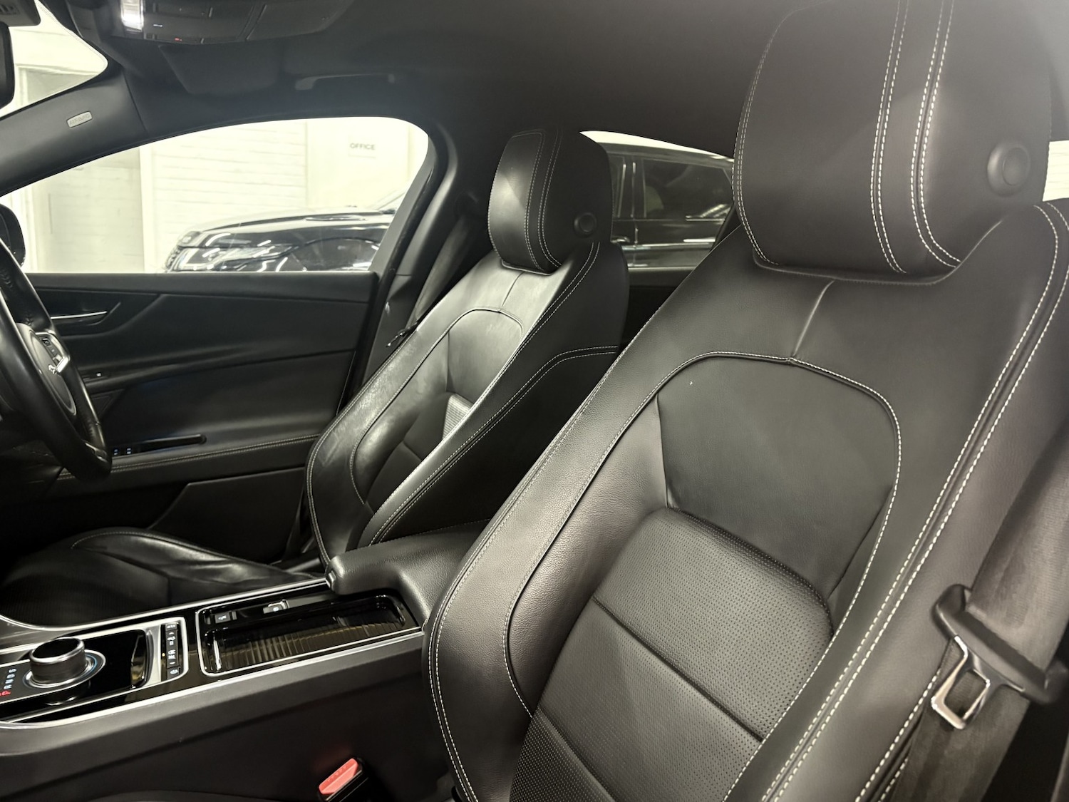 Used Jaguar XE 2017 for sale - 77027882: Photo 52