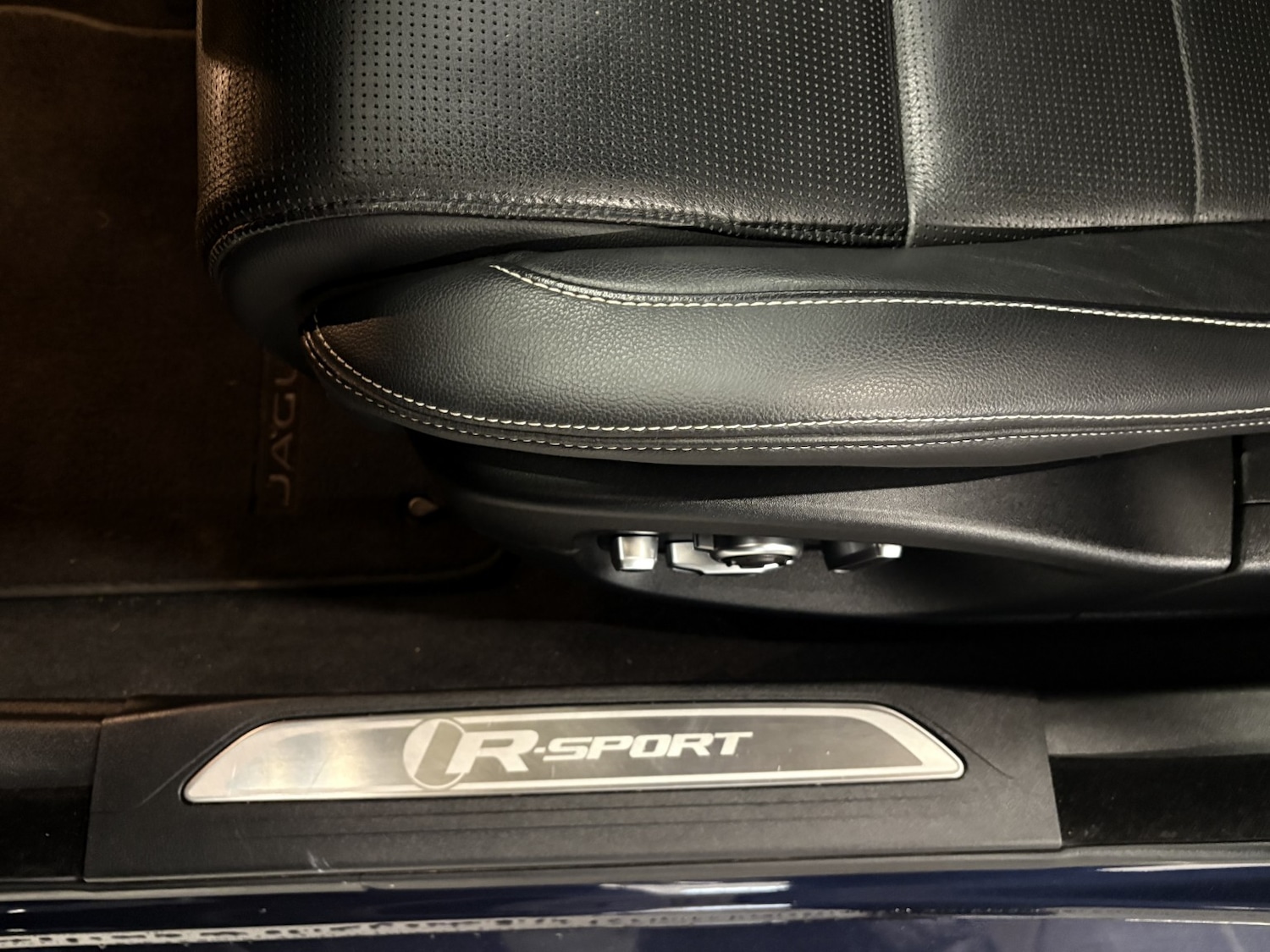 Used Jaguar XE 2017 for sale - 77027882: Photo 55