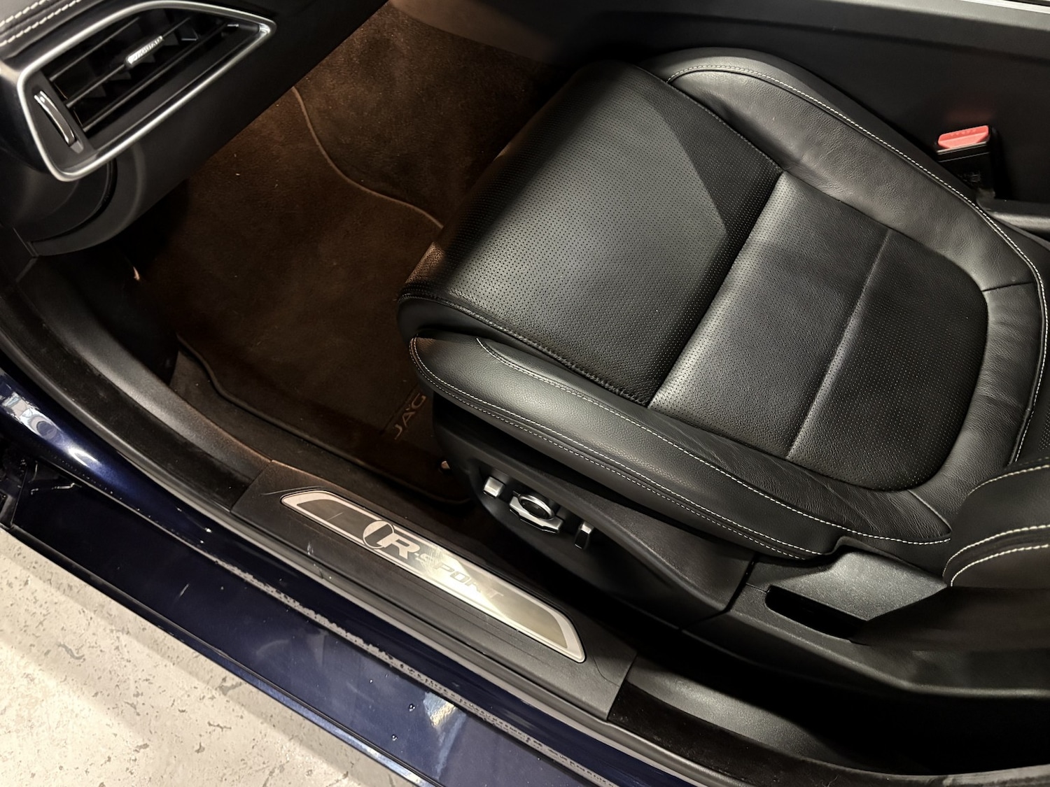 Used Jaguar XE 2017 for sale - 77027882: Photo 56