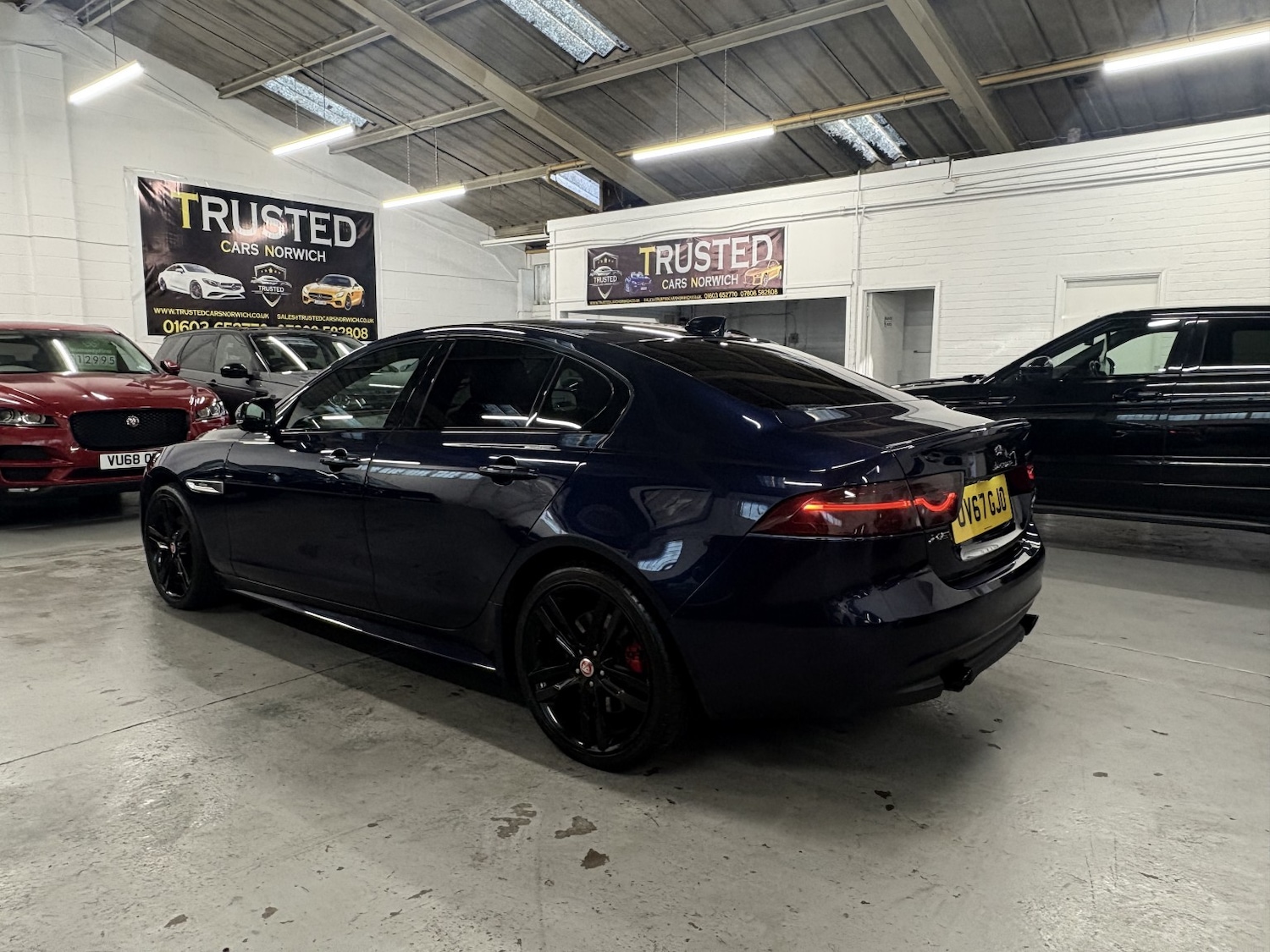 Used Jaguar XE 2017 for sale - 77027882: Photo 6