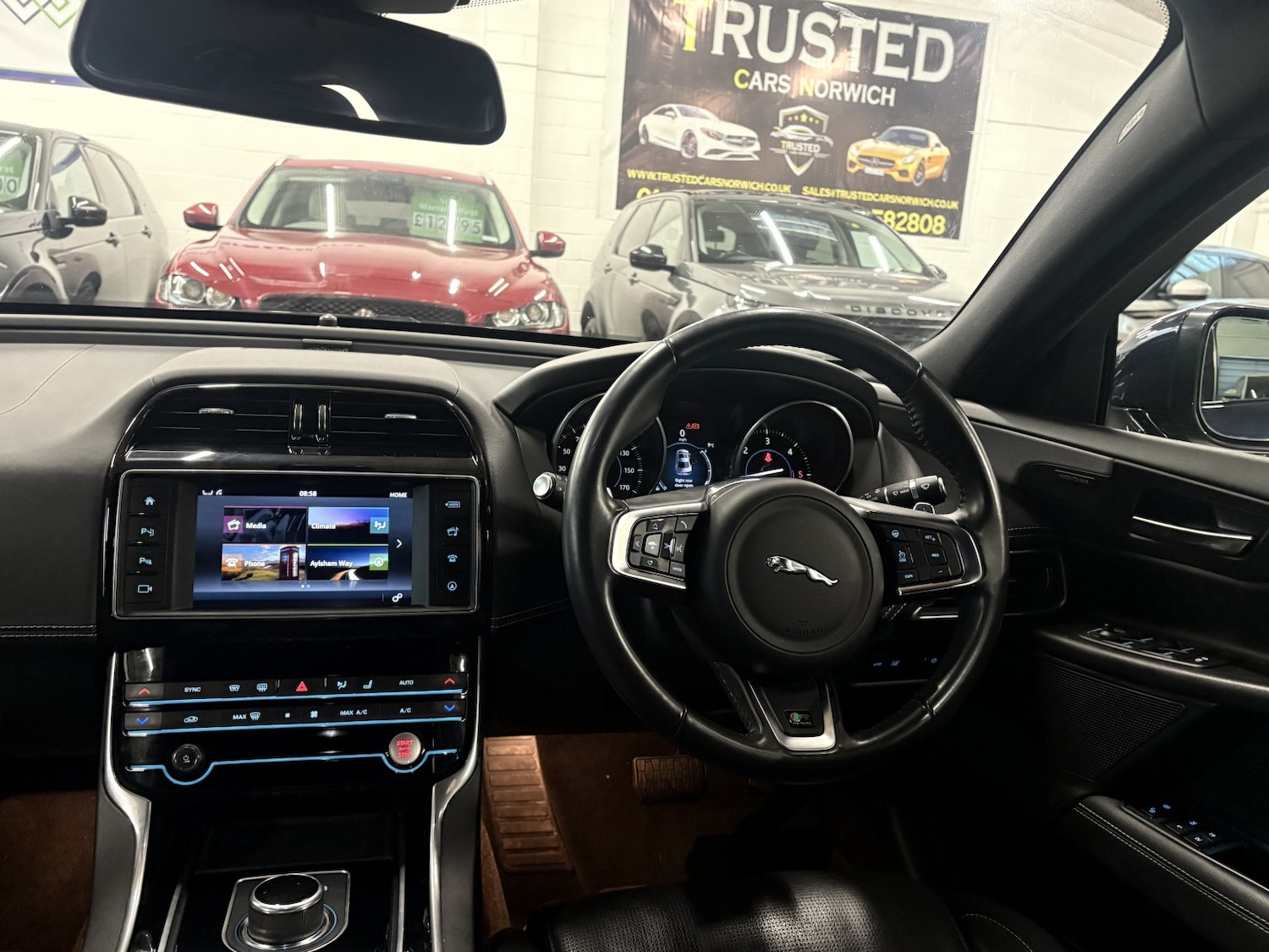 Used Jaguar XE 2017 for sale - 77027882: Photo 70