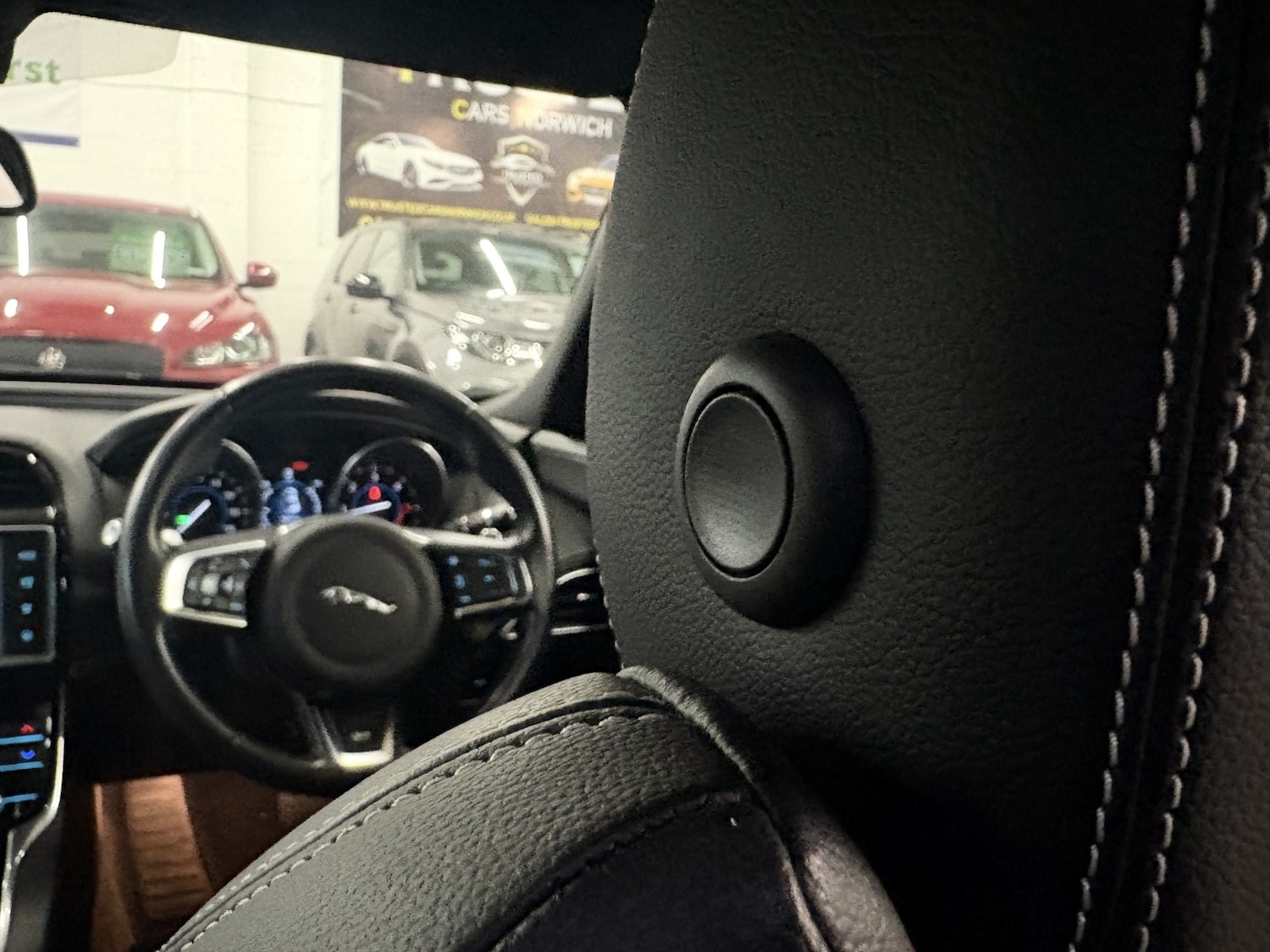 Used Jaguar XE 2017 for sale - 77027882: Photo 73