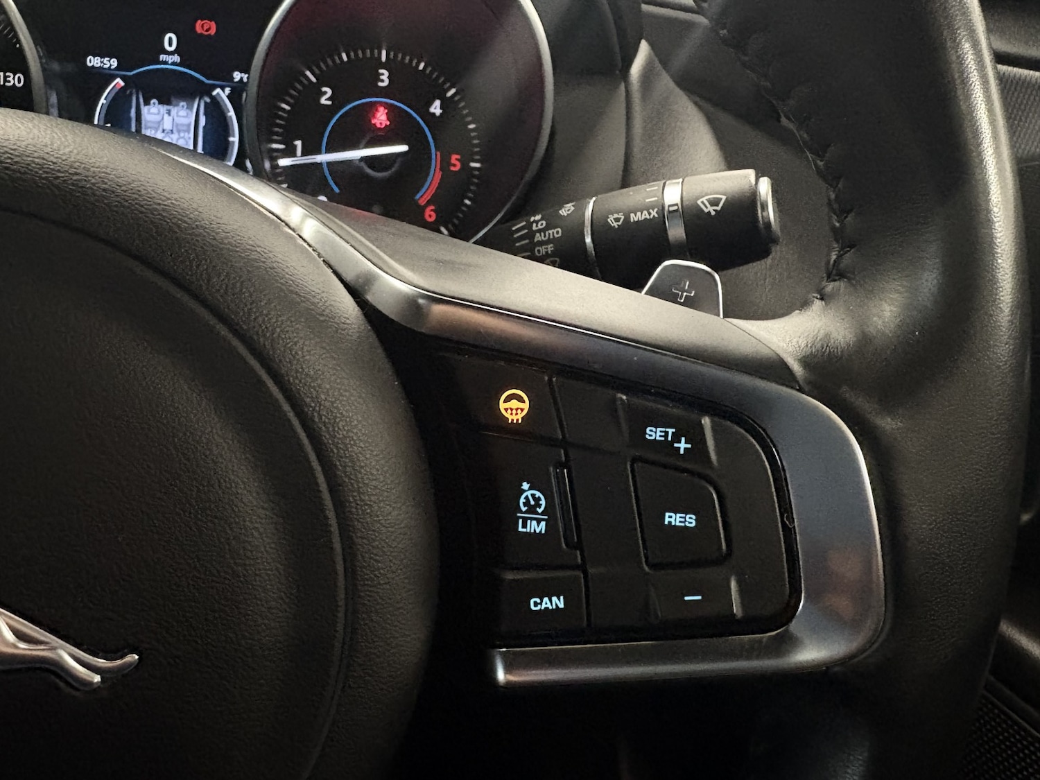 Used Jaguar XE 2017 for sale - 77027882: Photo 79