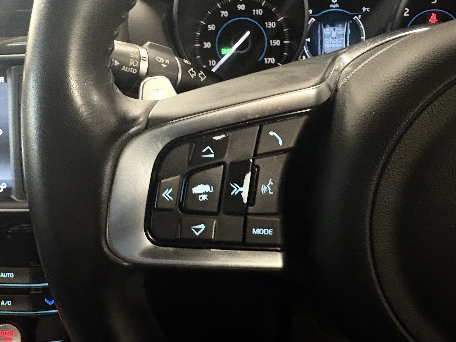 Used Jaguar XE 2017 for sale - 77027882: Photo 83