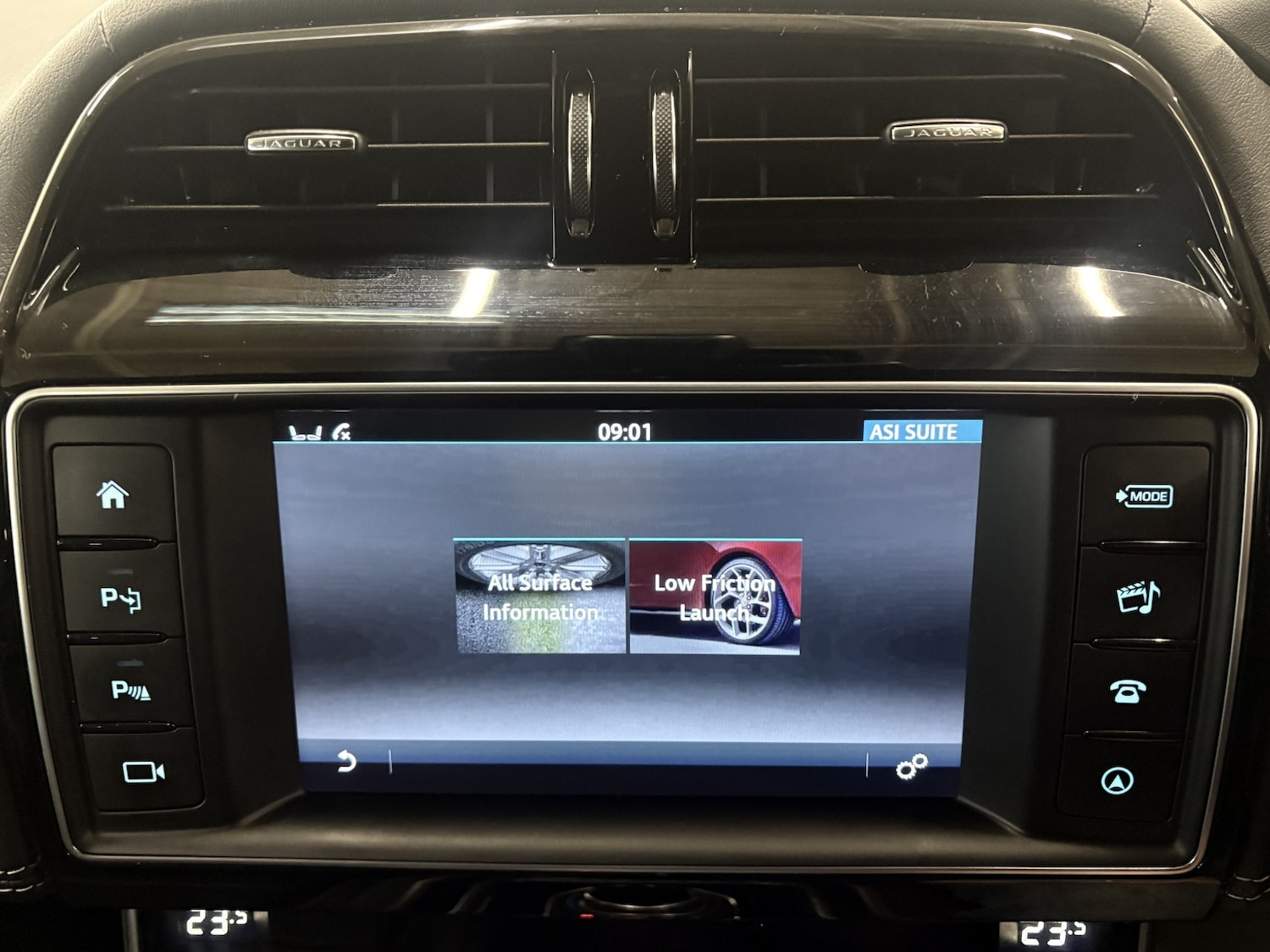 Used Jaguar XE 2017 for sale - 77027882: Photo 98