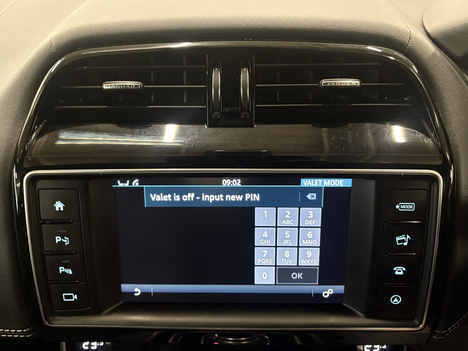 Used Jaguar XE 2017 for sale - 77027882: Photo 99