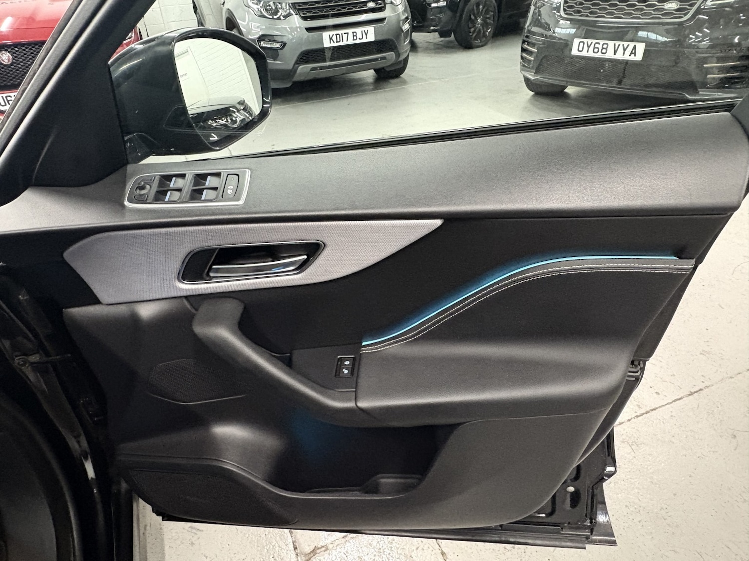 Used Jaguar F-Pace 2018 for sale - 76863855: Photo 27