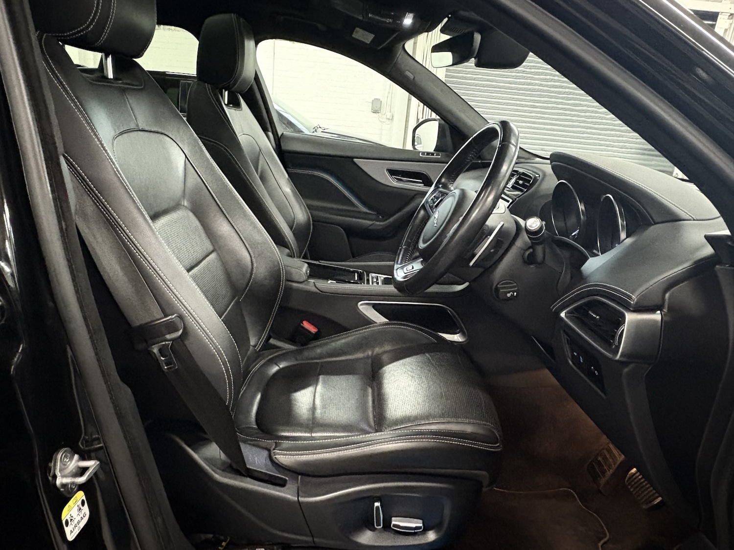 Used Jaguar F-Pace 2018 for sale - 76863855: Photo 32