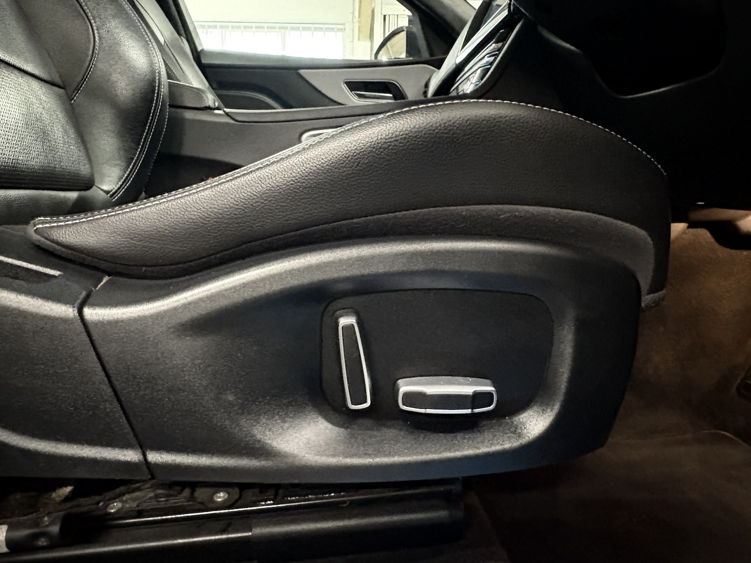 Used Jaguar F-Pace 2018 for sale - 76863855: Photo 34